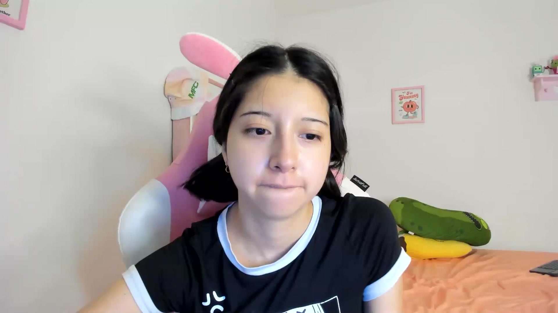 Gallery image thumbnail from Cherrycute666's myfreecams stream on, 08/07/2024, 07:33 image 5 of 20