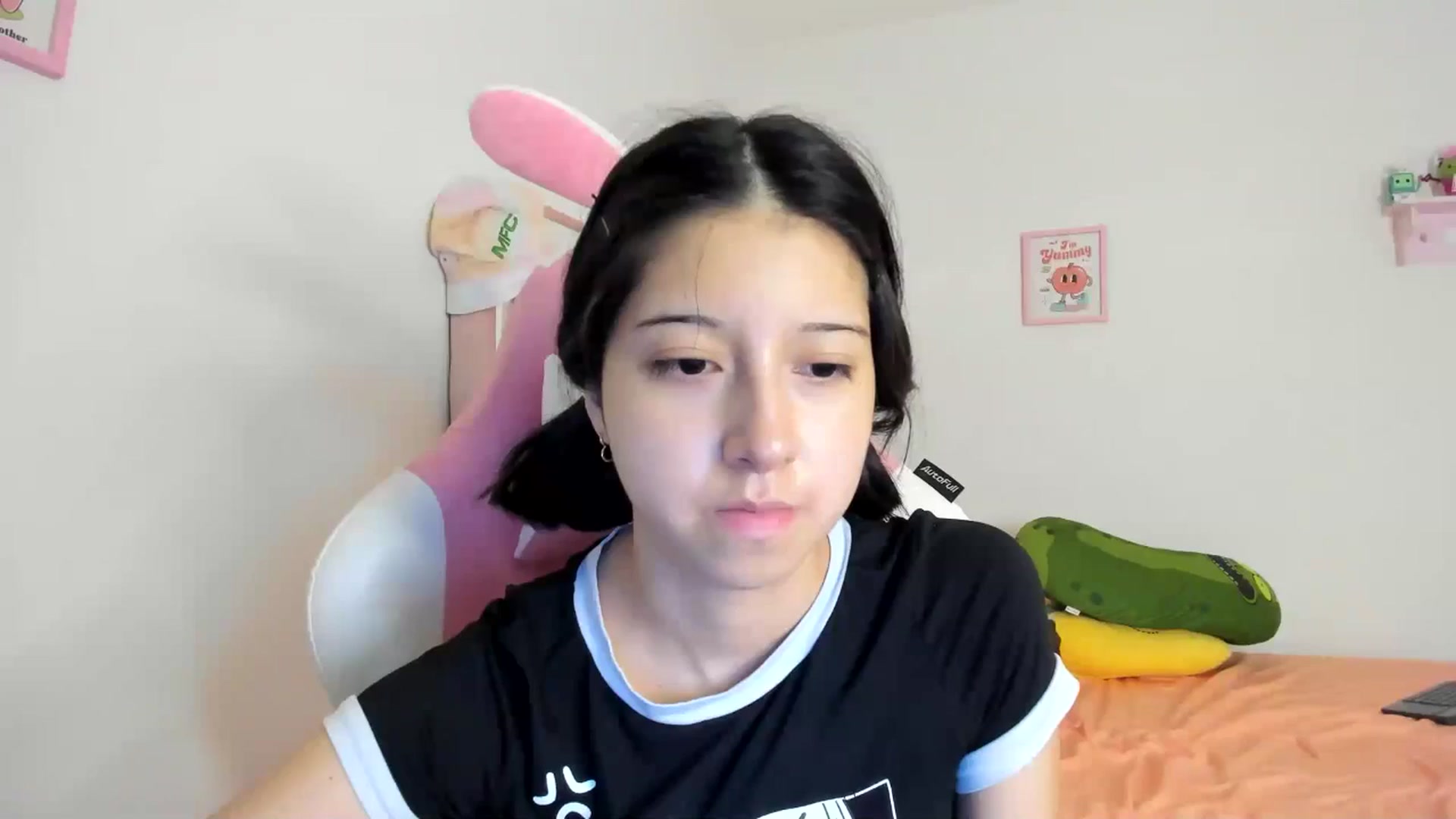 Gallery image thumbnail from Cherrycute666's myfreecams stream on, 08/07/2024, 07:33 image 7 of 20