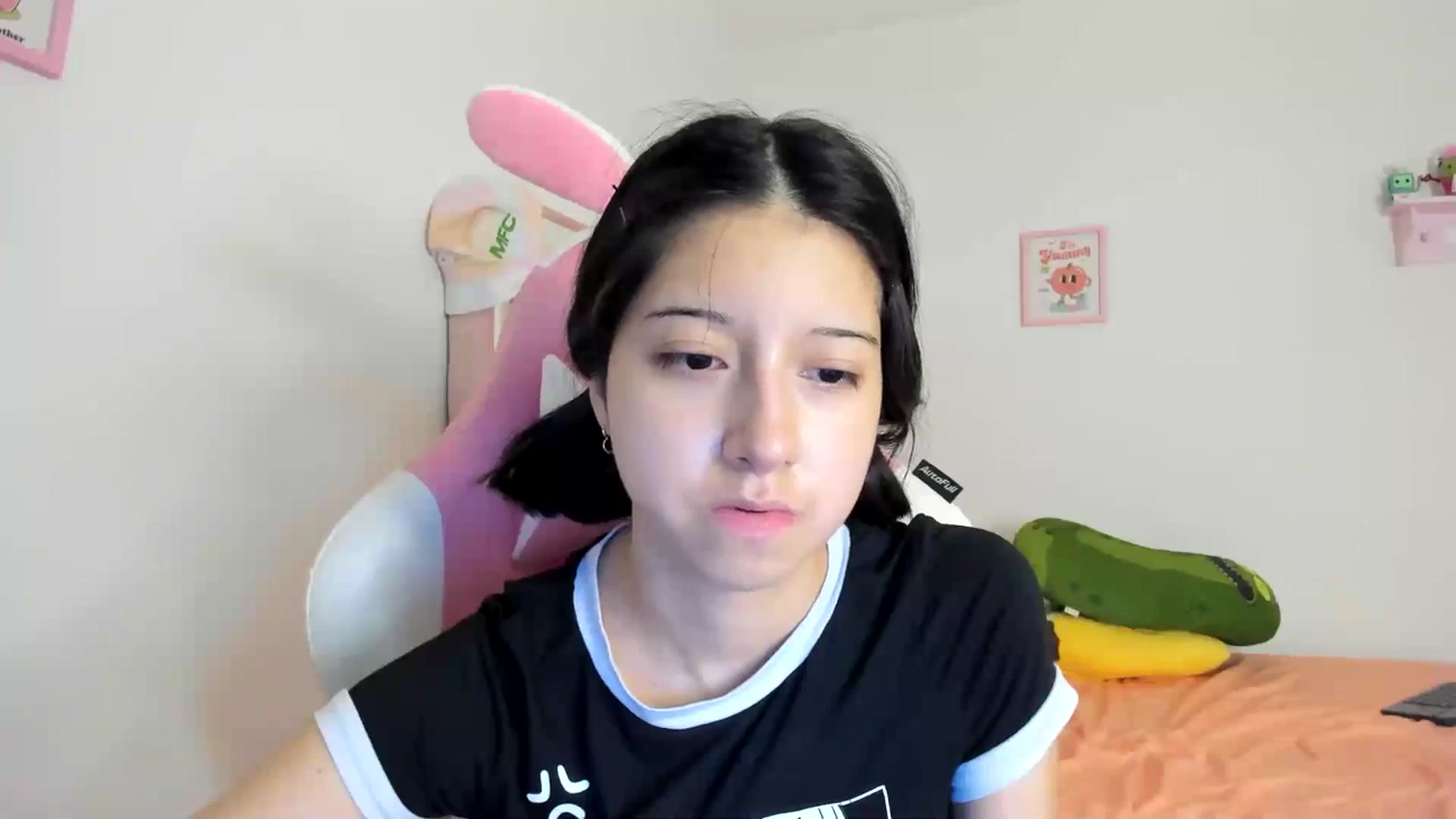 Gallery image thumbnail from Cherrycute666's myfreecams stream on, 08/07/2024, 07:33 image 8 of 20