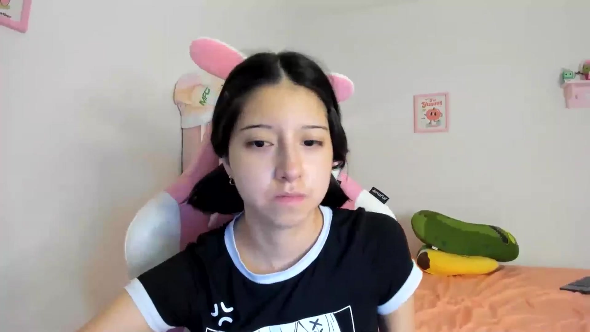 Gallery image thumbnail from Cherrycute666's myfreecams stream on, 08/07/2024, 07:33 image 3 of 20