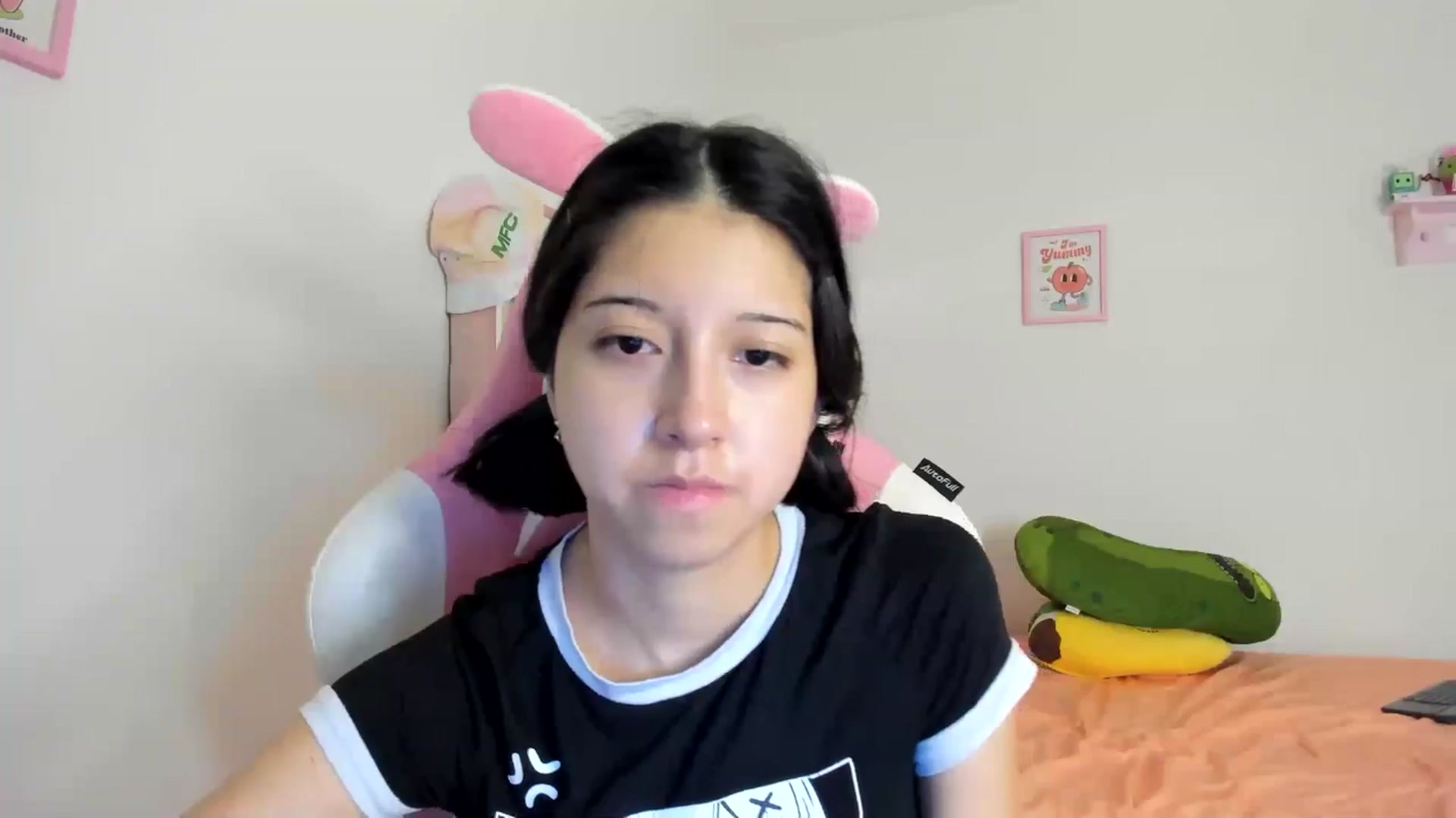 Gallery image thumbnail from Cherrycute666's myfreecams stream on, 08/07/2024, 07:33 image 6 of 20