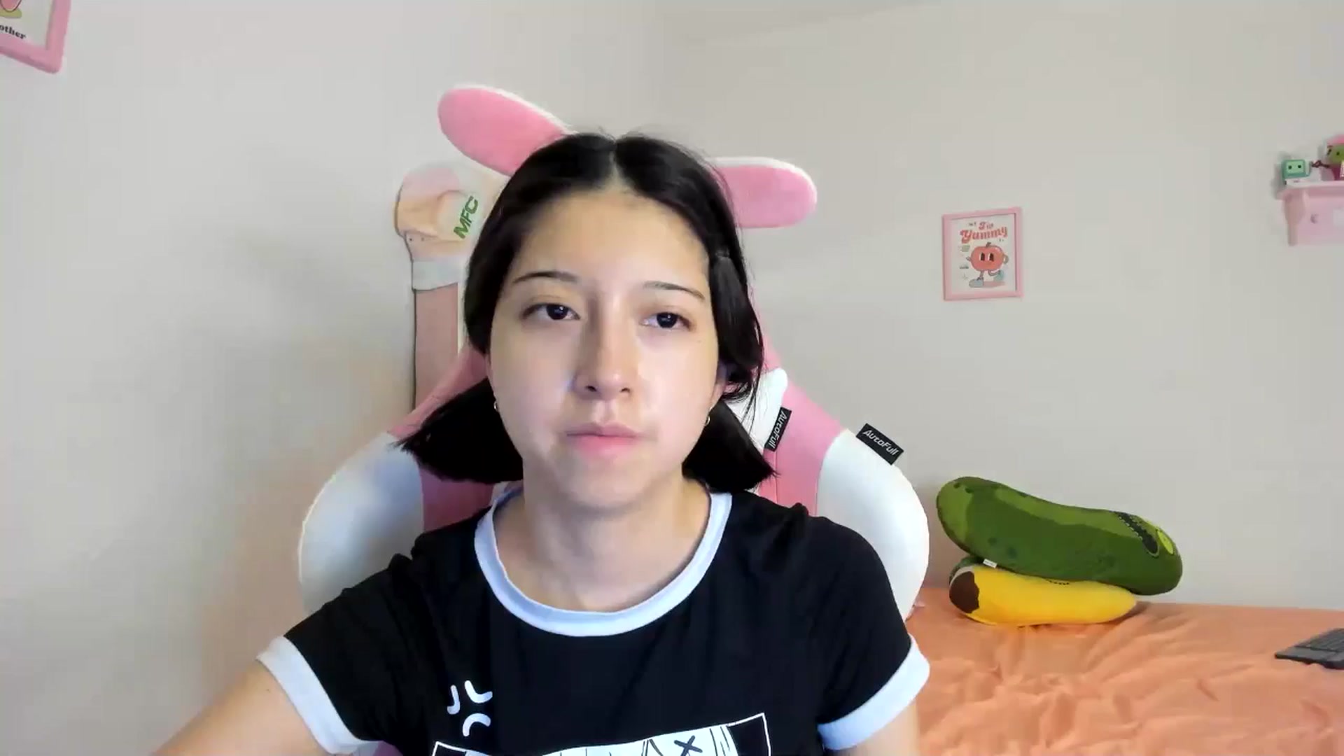 Gallery image thumbnail from Cherrycute666's myfreecams stream on, 08/07/2024, 07:33 image 1 of 20