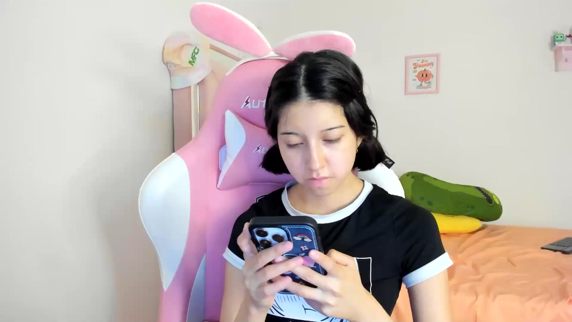 Gallery image thumbnail from Cherrycute666's myfreecams stream on, 08/07/2024, 07:33 image 13 of 20