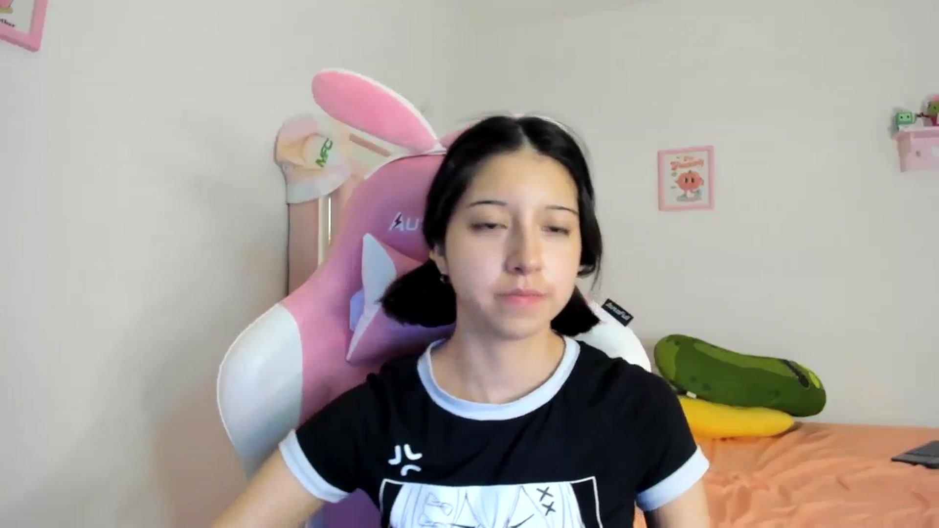 Gallery image thumbnail from Cherrycute666's myfreecams stream on, 08/07/2024, 07:33 image 10 of 20