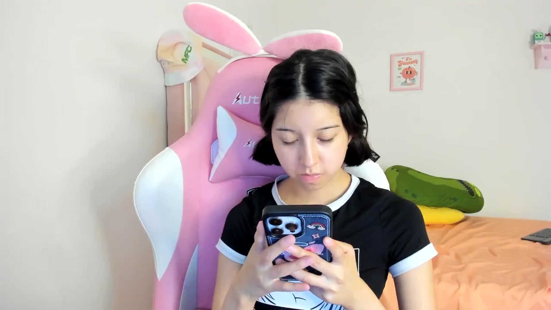 Gallery image thumbnail from Cherrycute666's myfreecams stream on, 08/07/2024, 07:33 image 16 of 20