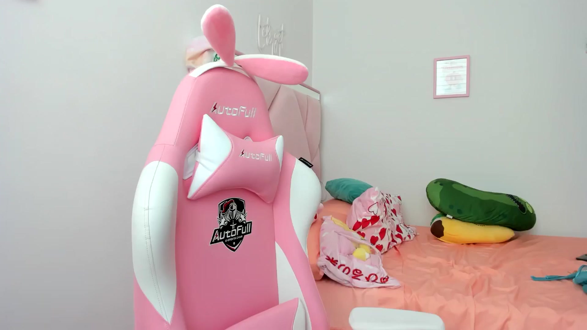 Gallery image thumbnail from Cherrycute666's myfreecams stream on, 08/07/2024, 17:37 image 15 of 20
