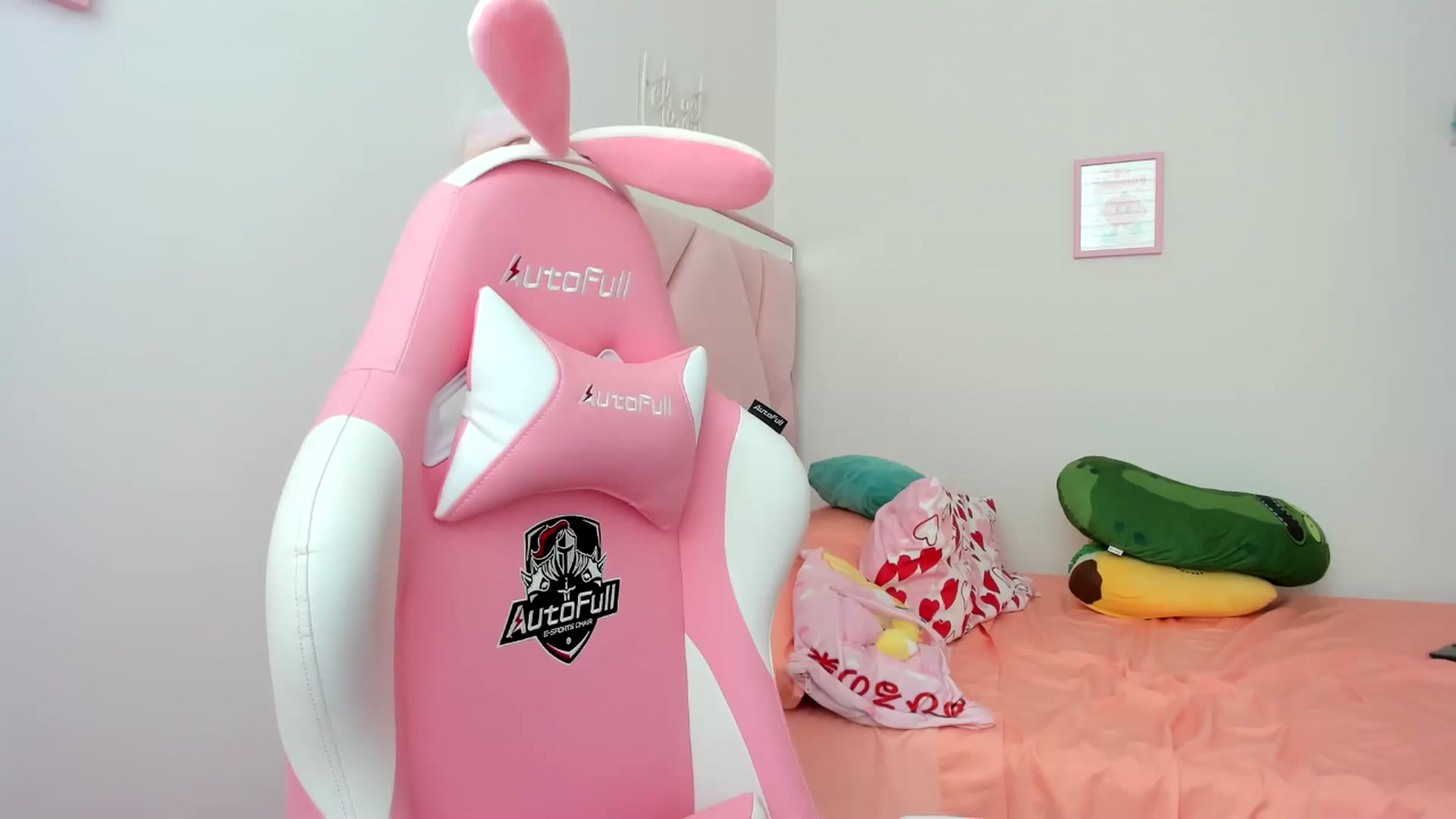 Gallery image thumbnail from Cherrycute666's myfreecams stream on, 08/07/2024, 17:37 image 10 of 20