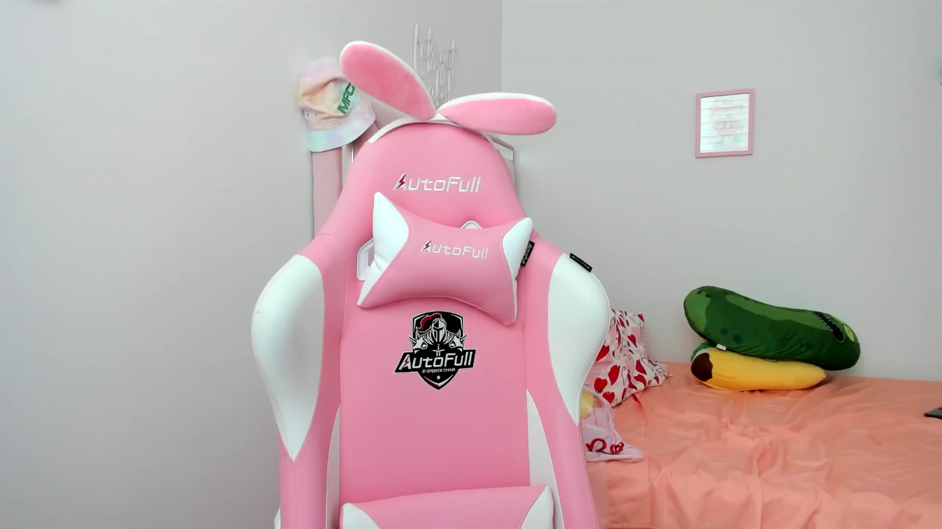 Gallery image thumbnail from Cherrycute666's myfreecams stream on, 08/07/2024, 17:37 image 17 of 20