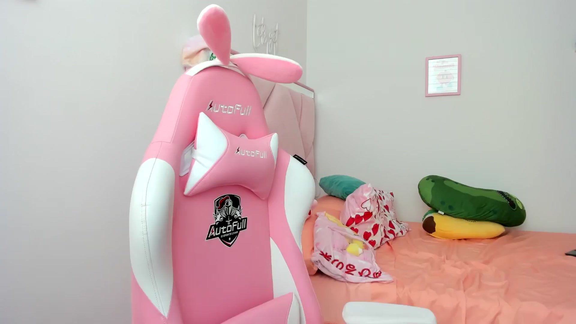 Gallery image thumbnail from Cherrycute666's myfreecams stream on, 08/07/2024, 17:37 image 16 of 20