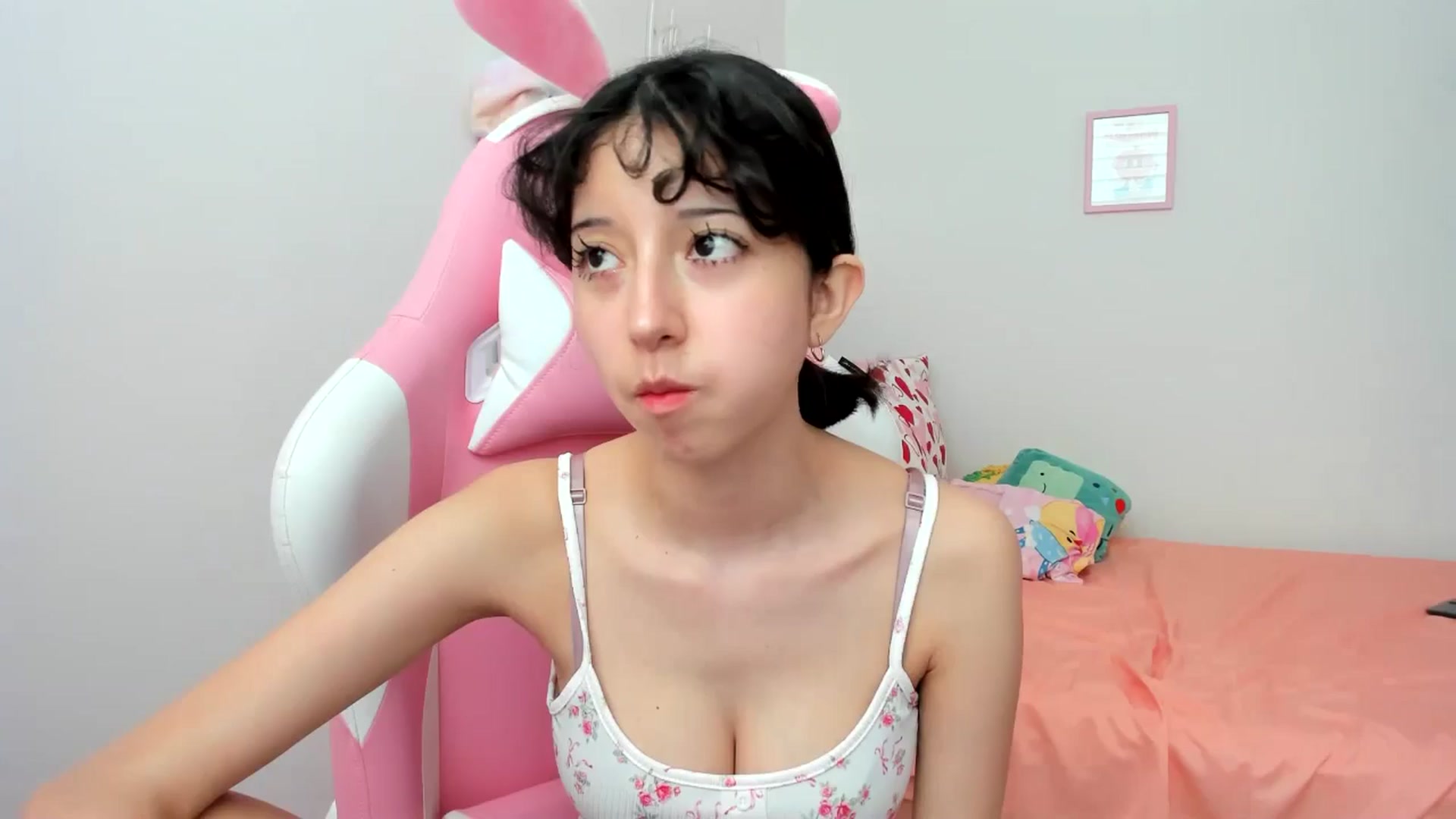 Gallery image thumbnail from Cherrycute666's myfreecams stream on, 08/07/2024, 21:42 image 16 of 20