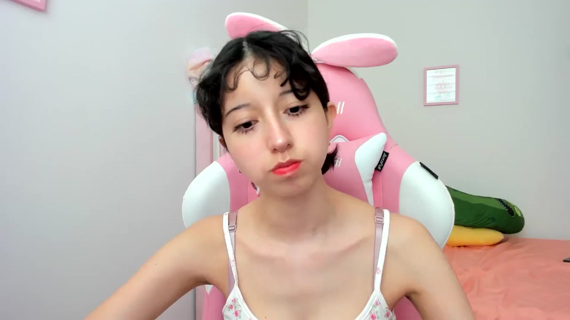 Gallery image thumbnail from Cherrycute666's myfreecams stream on, 08/07/2024, 21:42 image 5 of 20