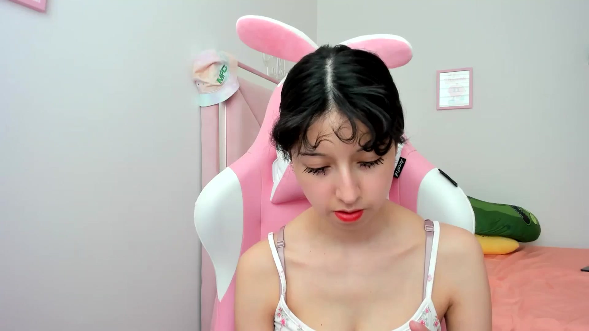Gallery image thumbnail from Cherrycute666's myfreecams stream on, 08/07/2024, 21:42 image 3 of 20