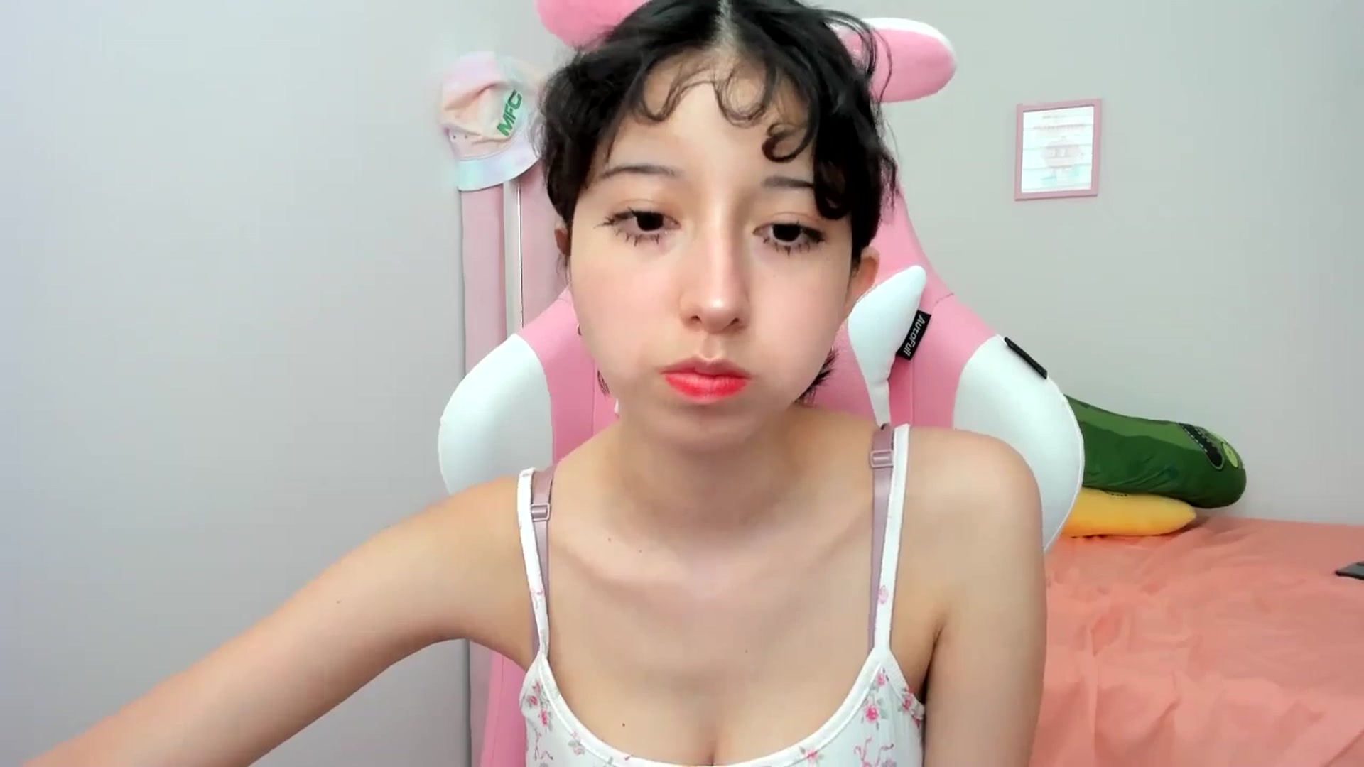 Gallery image thumbnail from Cherrycute666's myfreecams stream on, 08/07/2024, 21:42 image 8 of 20