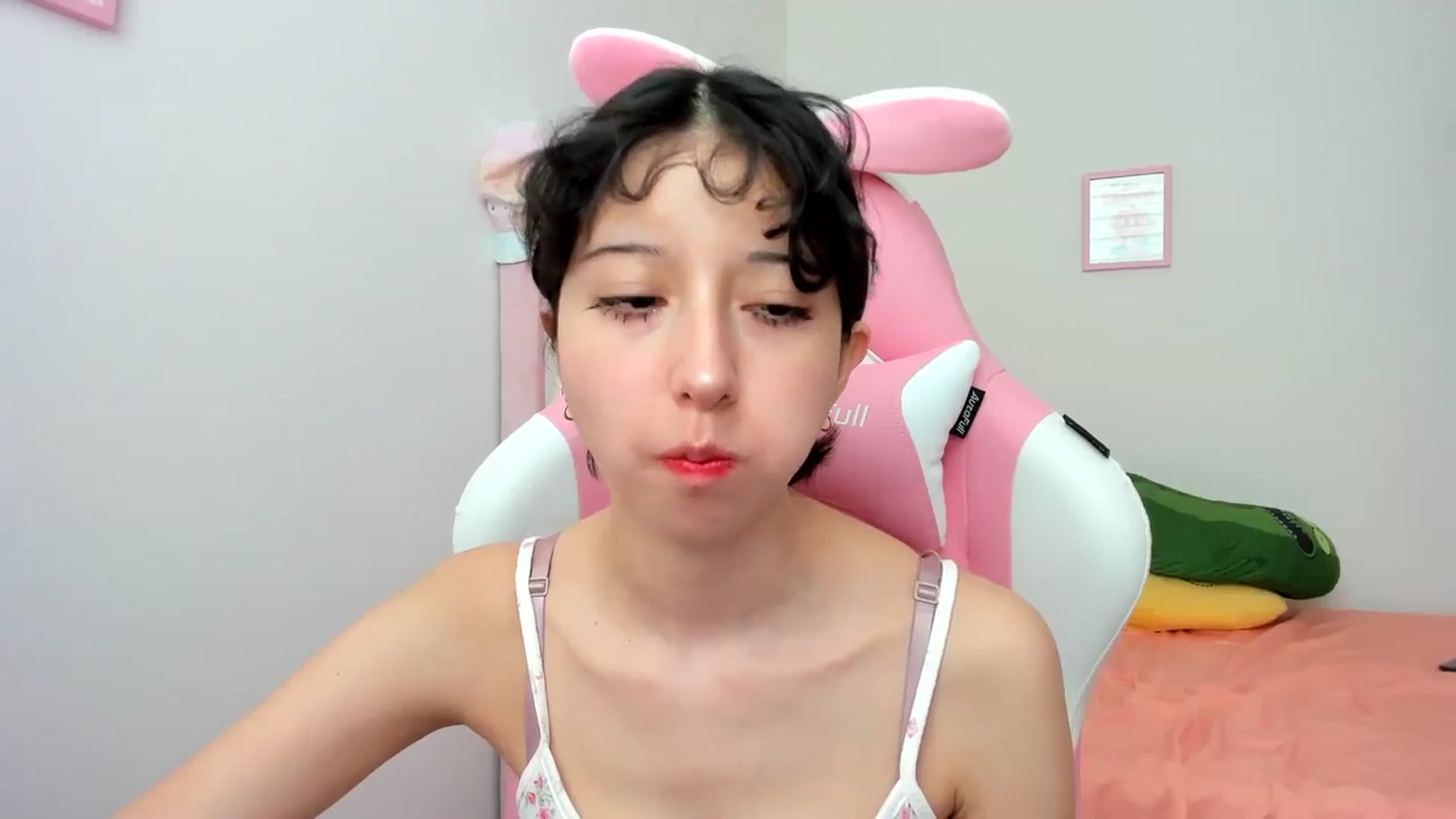 Gallery image thumbnail from Cherrycute666's myfreecams stream on, 08/07/2024, 21:42 image 4 of 20