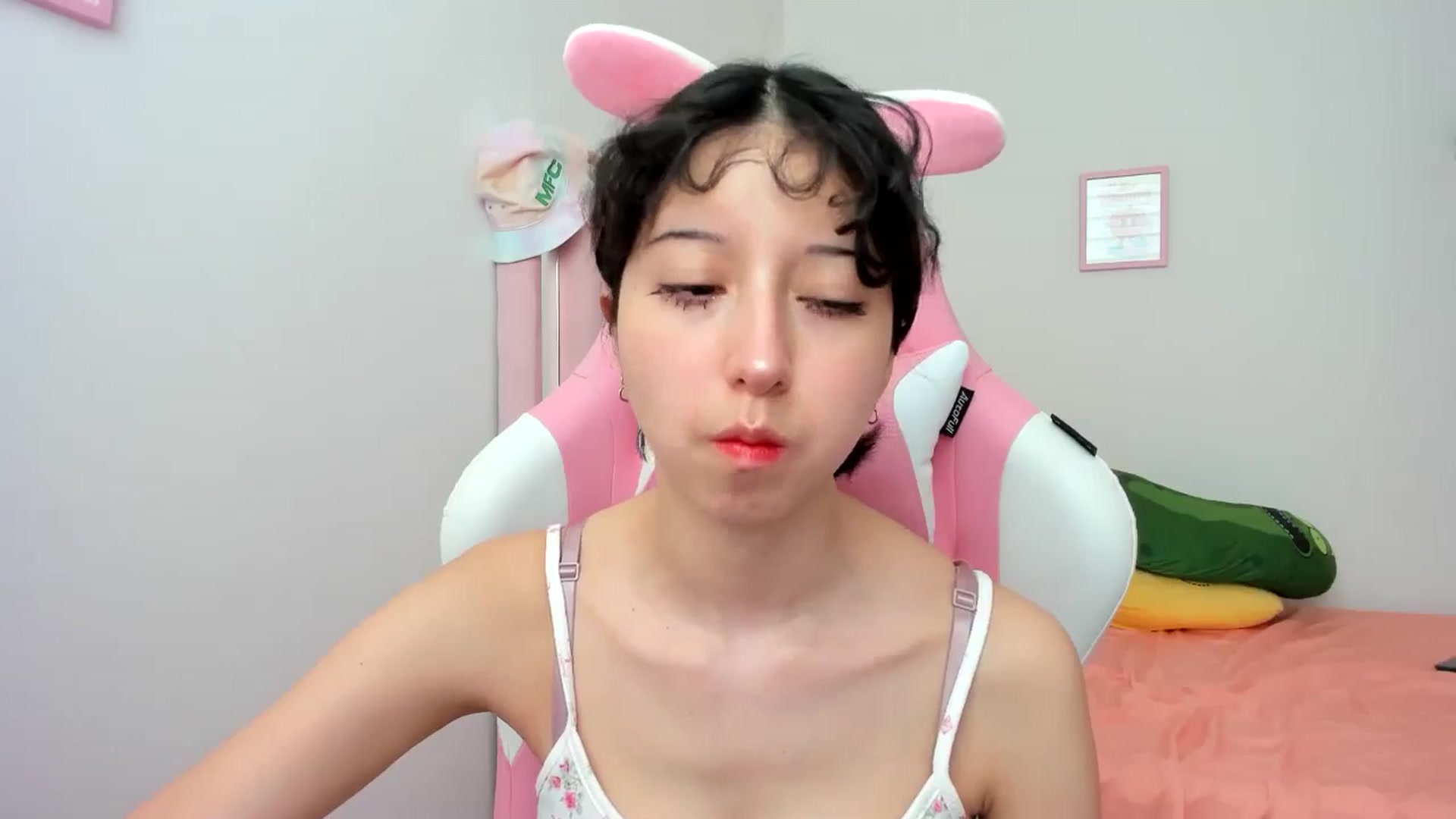 Gallery image thumbnail from Cherrycute666's myfreecams stream on, 08/07/2024, 21:42 image 2 of 20