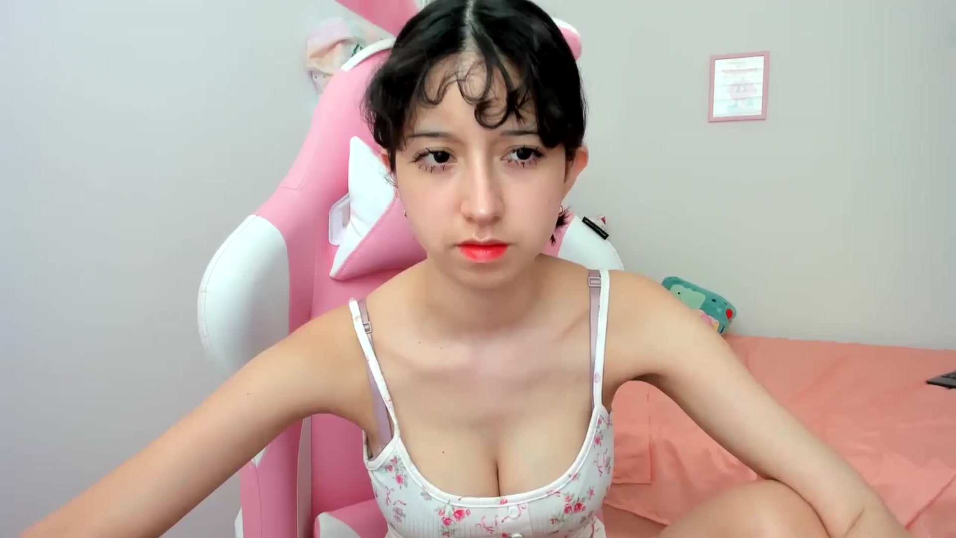 Gallery image thumbnail from Cherrycute666's myfreecams stream on, 08/07/2024, 22:13 image 9 of 20