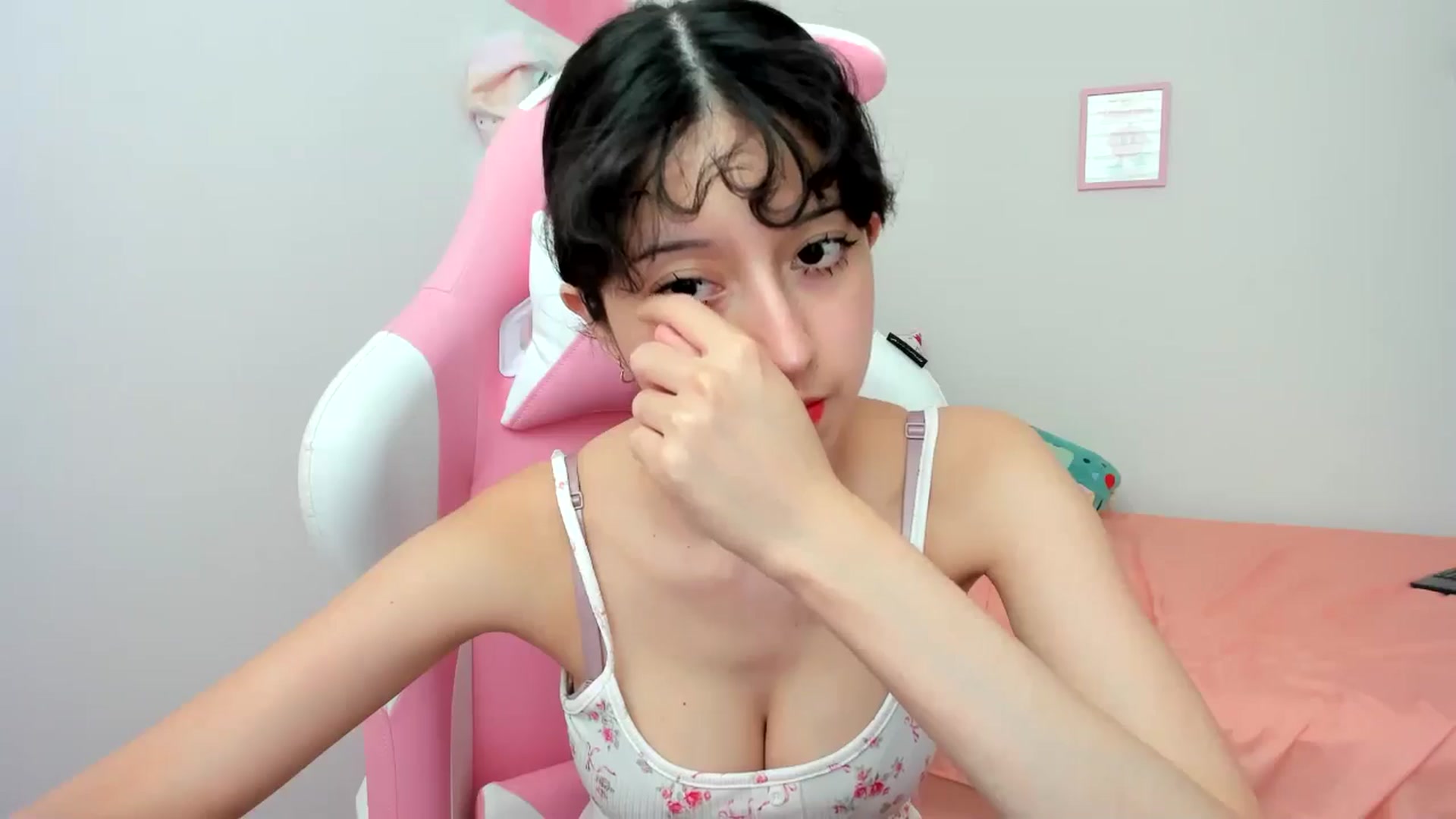 Gallery image thumbnail from Cherrycute666's myfreecams stream on, 08/07/2024, 22:13 image 4 of 20