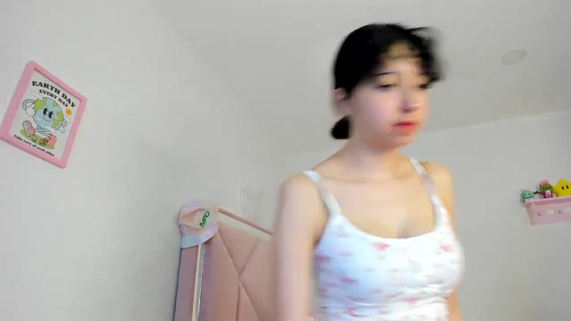 Gallery image thumbnail from Cherrycute666's myfreecams stream on, 08/07/2024, 23:05 image 10 of 20