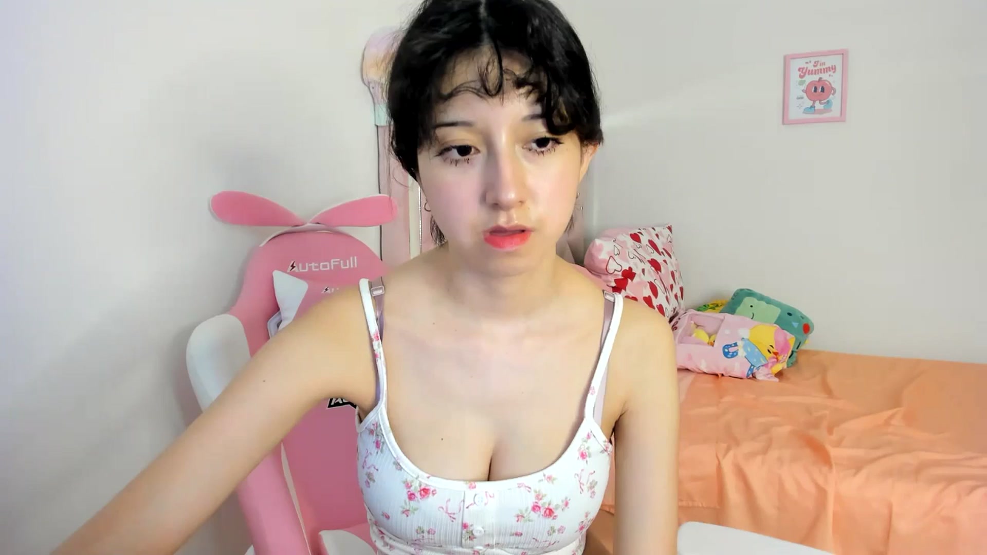Gallery image thumbnail from Cherrycute666's myfreecams stream on, 08/08/2024, 24:02 image 20 of 20
