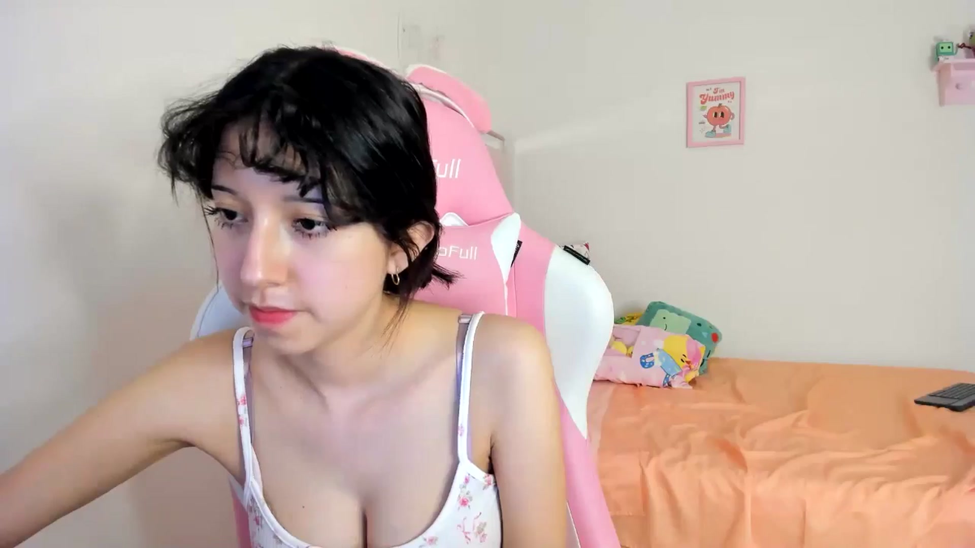 Gallery image thumbnail from Cherrycute666's myfreecams stream on, 08/08/2024, 02:20 image 3 of 20