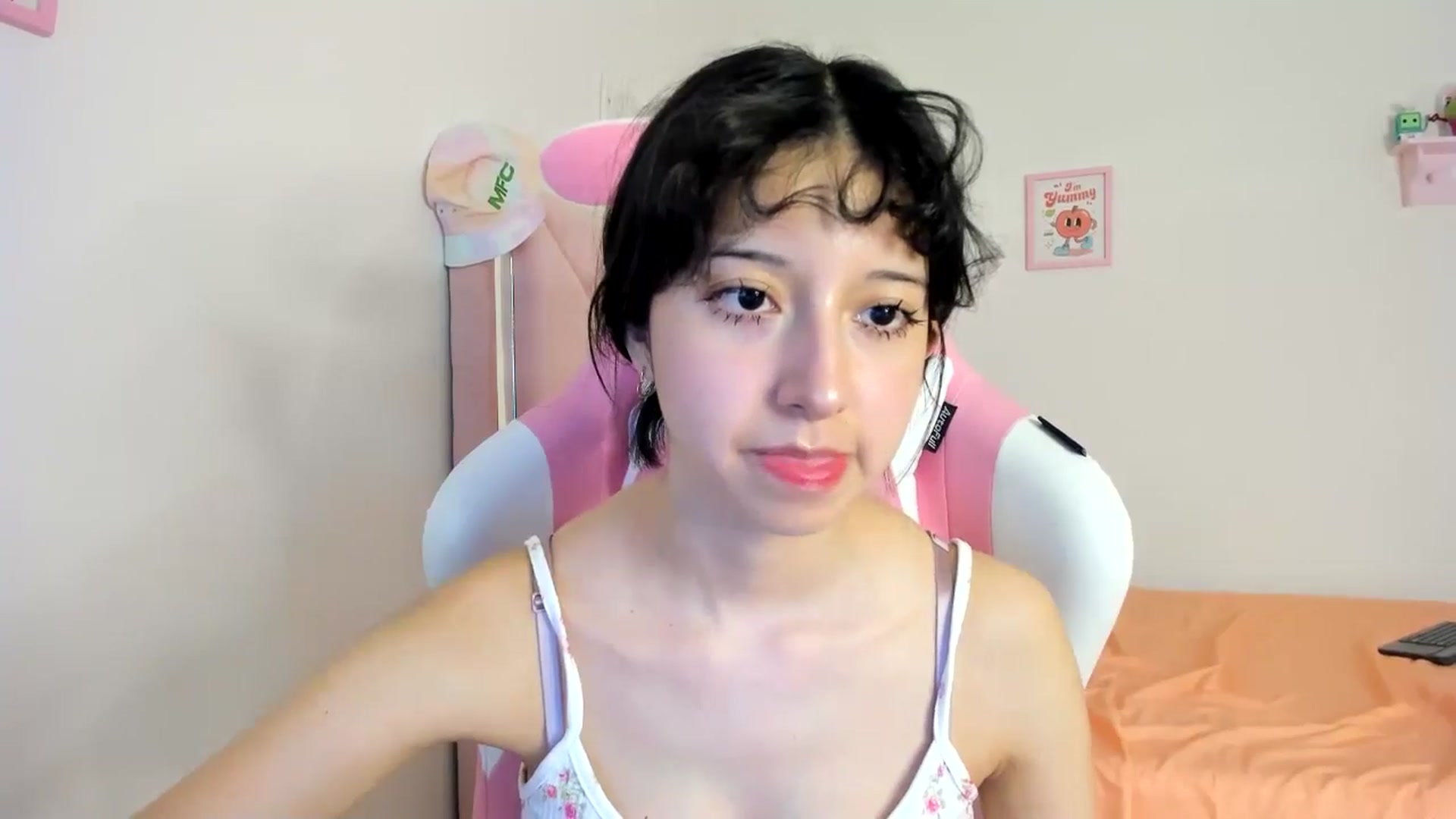 Gallery image thumbnail from Cherrycute666's myfreecams stream on, 08/08/2024, 02:20 image 8 of 20
