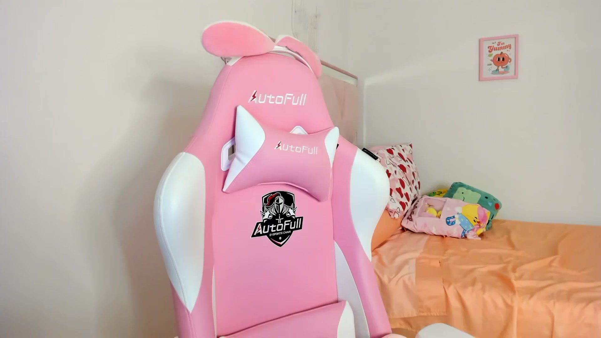 Gallery image thumbnail from Cherrycute666's myfreecams stream on, 08/08/2024, 04:37 image 4 of 20
