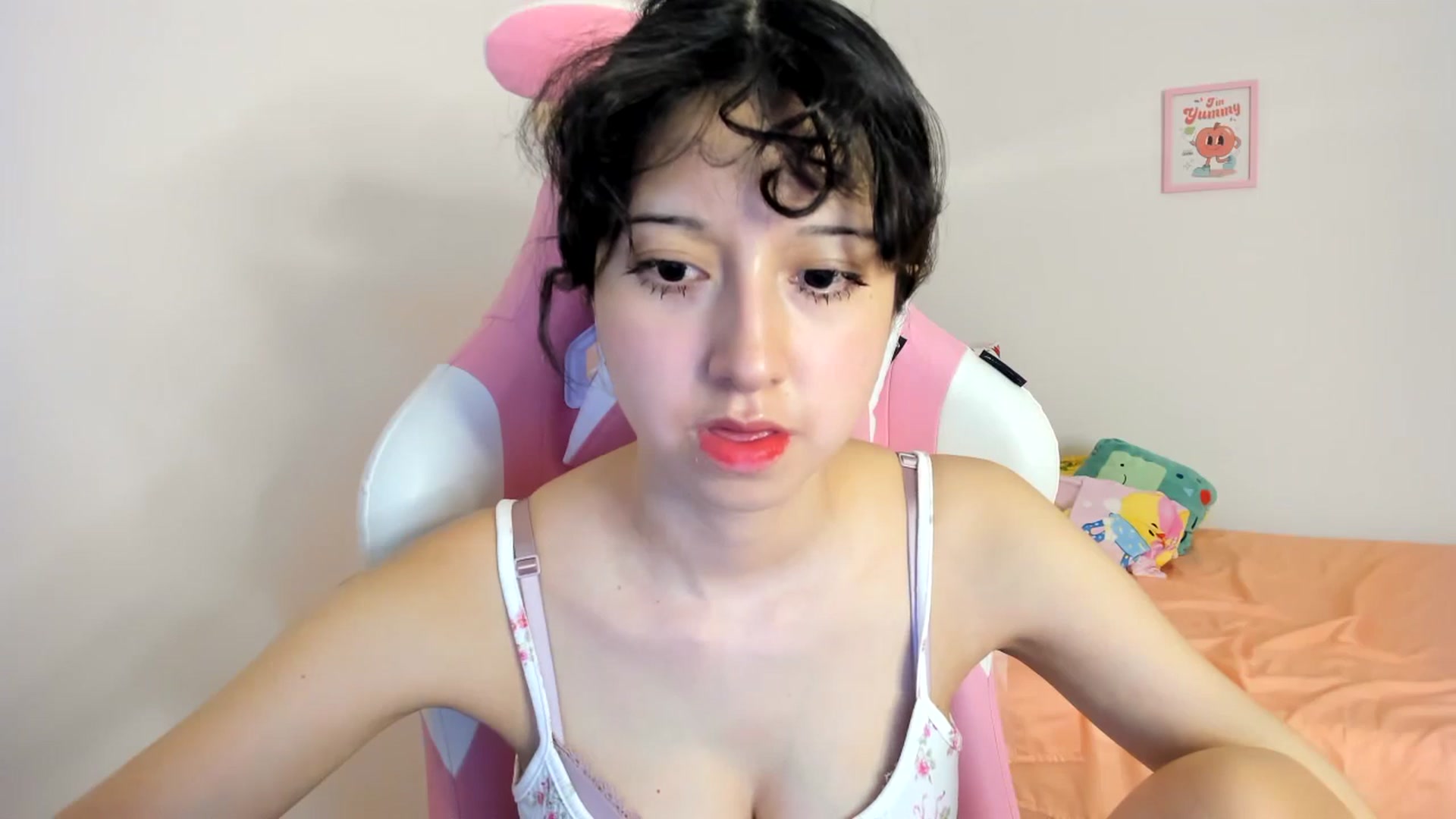 Gallery image thumbnail from Cherrycute666's myfreecams stream on, 08/08/2024, 04:37 image 10 of 20