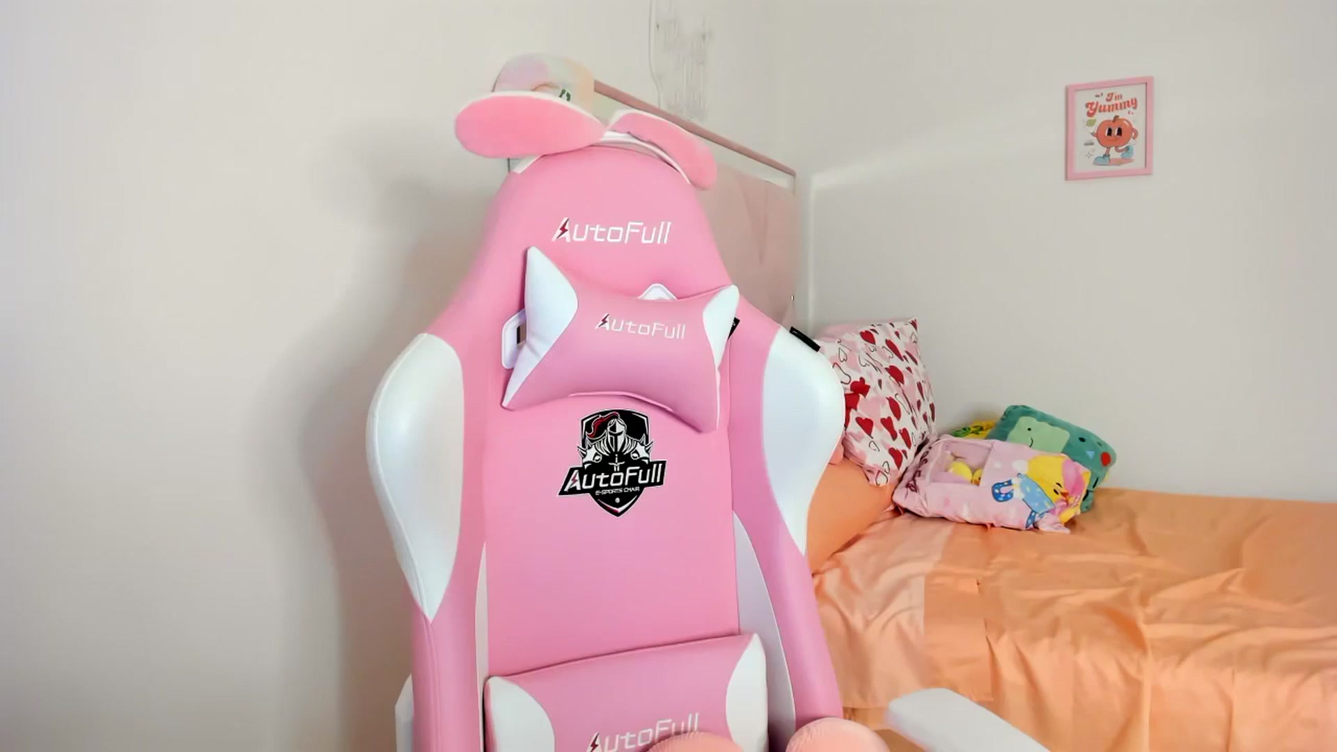 Gallery image thumbnail from Cherrycute666's myfreecams stream on, 08/08/2024, 04:37 image 5 of 20