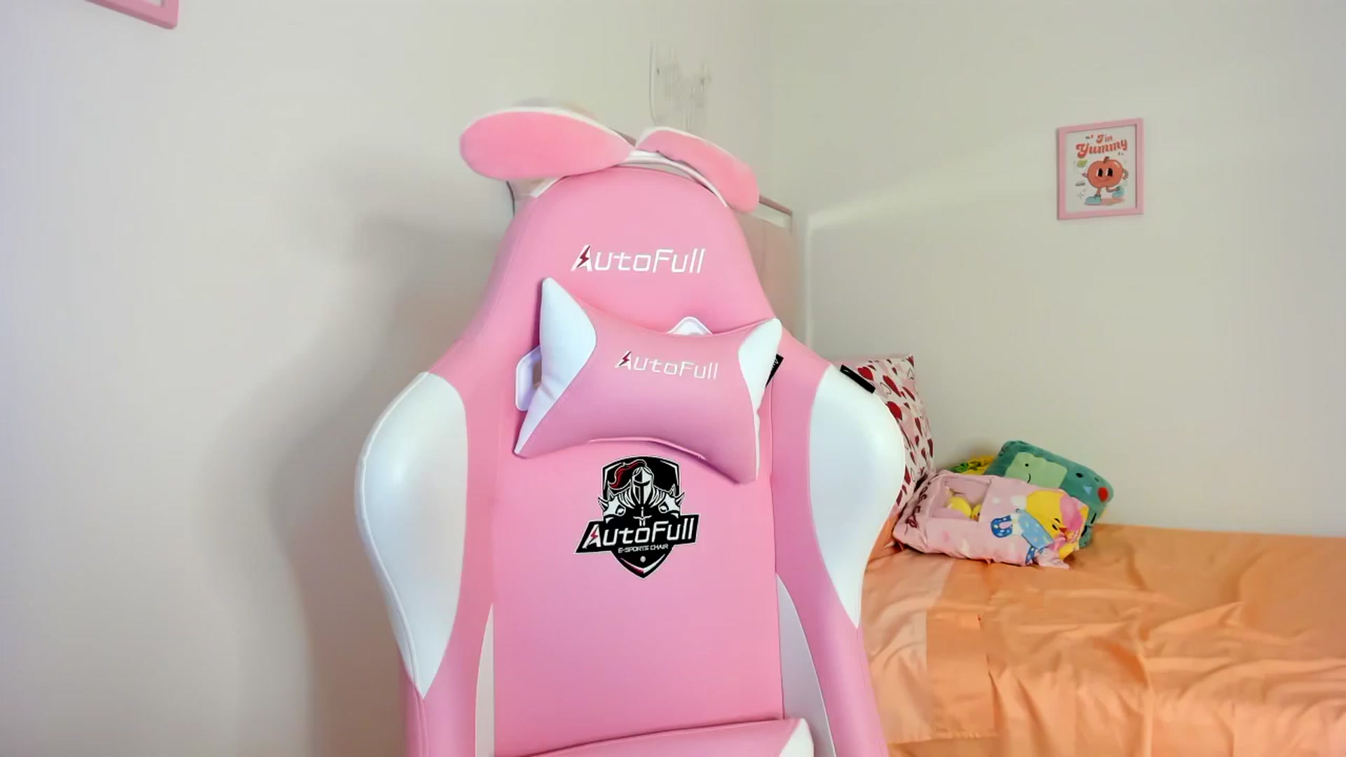 Gallery image thumbnail from Cherrycute666's myfreecams stream on, 08/08/2024, 06:18 image 1 of 20