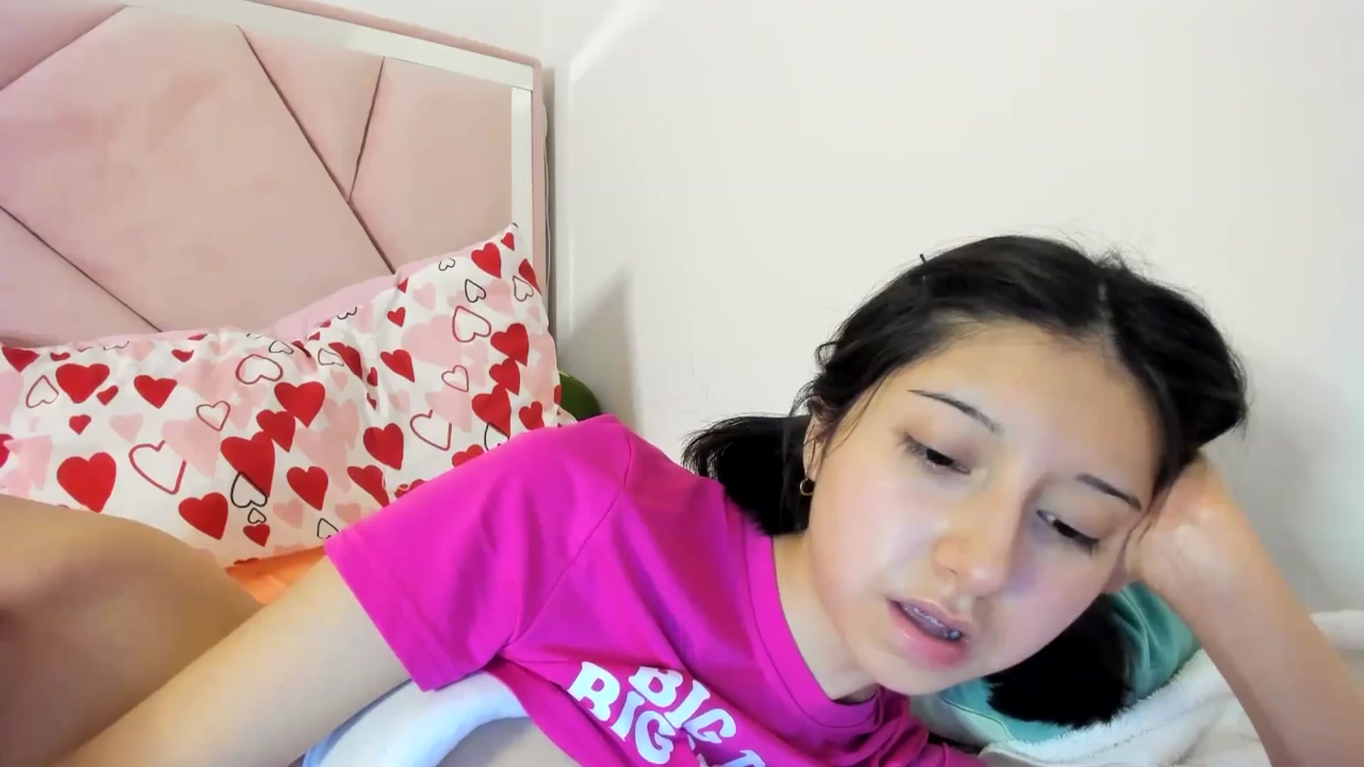 Gallery image thumbnail from Cherrycute666's myfreecams stream on, 08/09/2024, 07:03 image 14 of 20