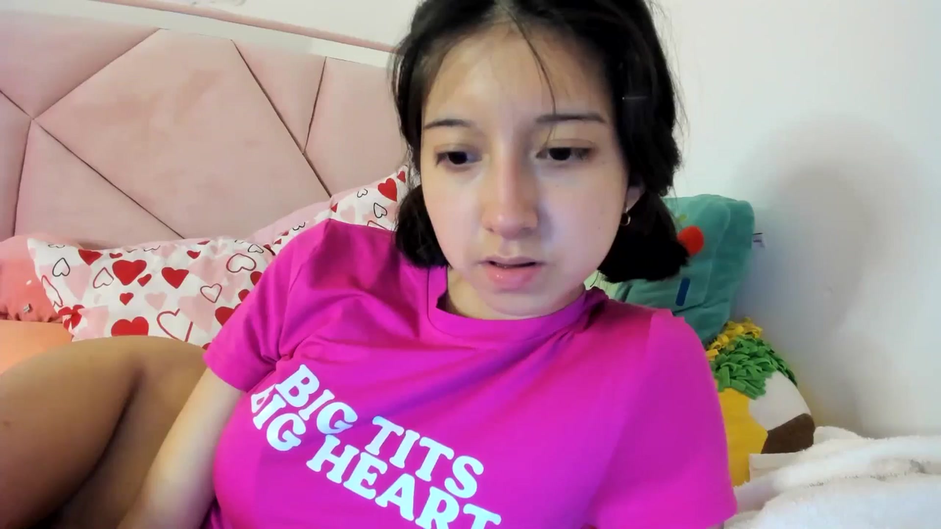 Gallery image thumbnail from Cherrycute666's myfreecams stream on, 08/09/2024, 07:03 image 2 of 20