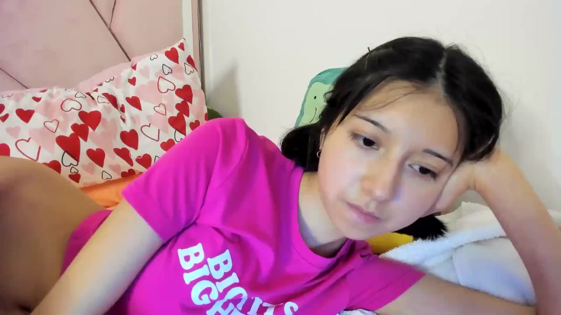 Gallery image thumbnail from Cherrycute666's myfreecams stream on, 08/09/2024, 07:03 image 4 of 20