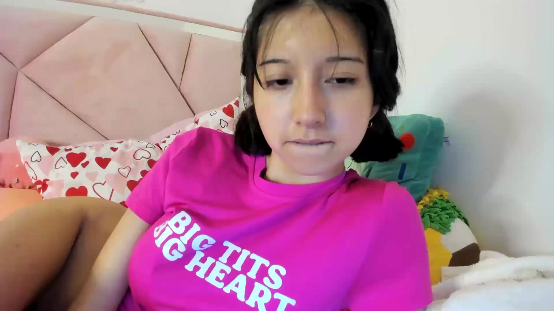 Gallery image thumbnail from Cherrycute666's myfreecams stream on, 08/09/2024, 07:03 image 1 of 20