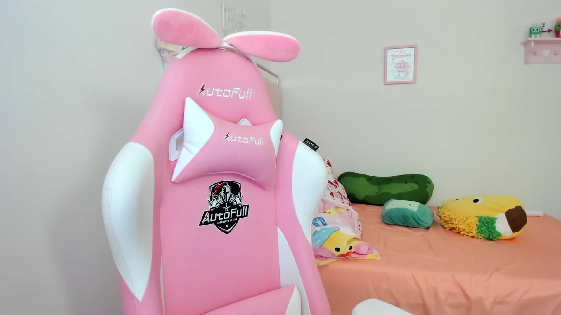Gallery image thumbnail from Cherrycute666's myfreecams stream on, 08/10/2024, 24:59 image 5 of 20