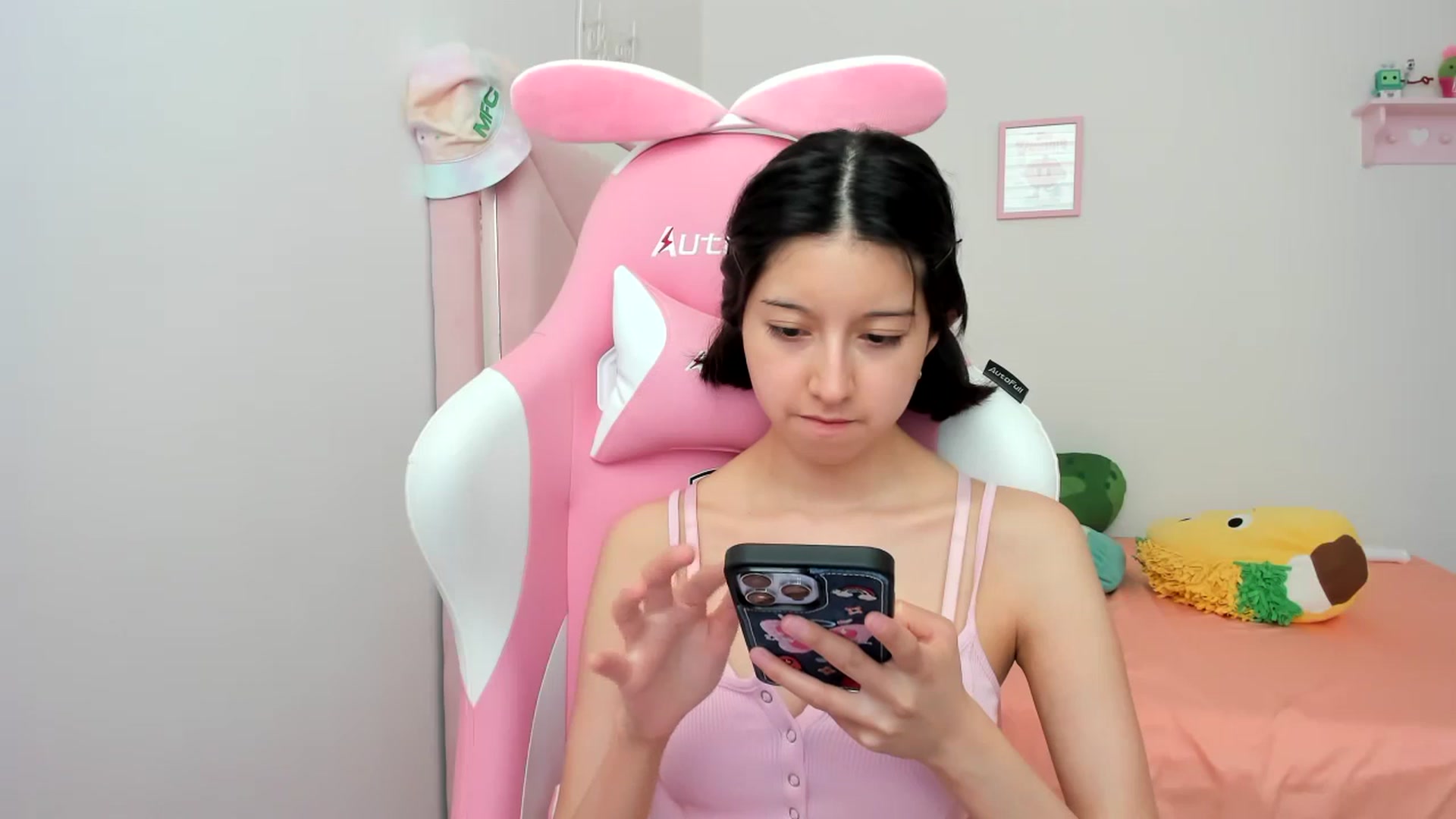 Gallery image thumbnail from Cherrycute666's myfreecams stream on, 08/10/2024, 24:59 image 3 of 20
