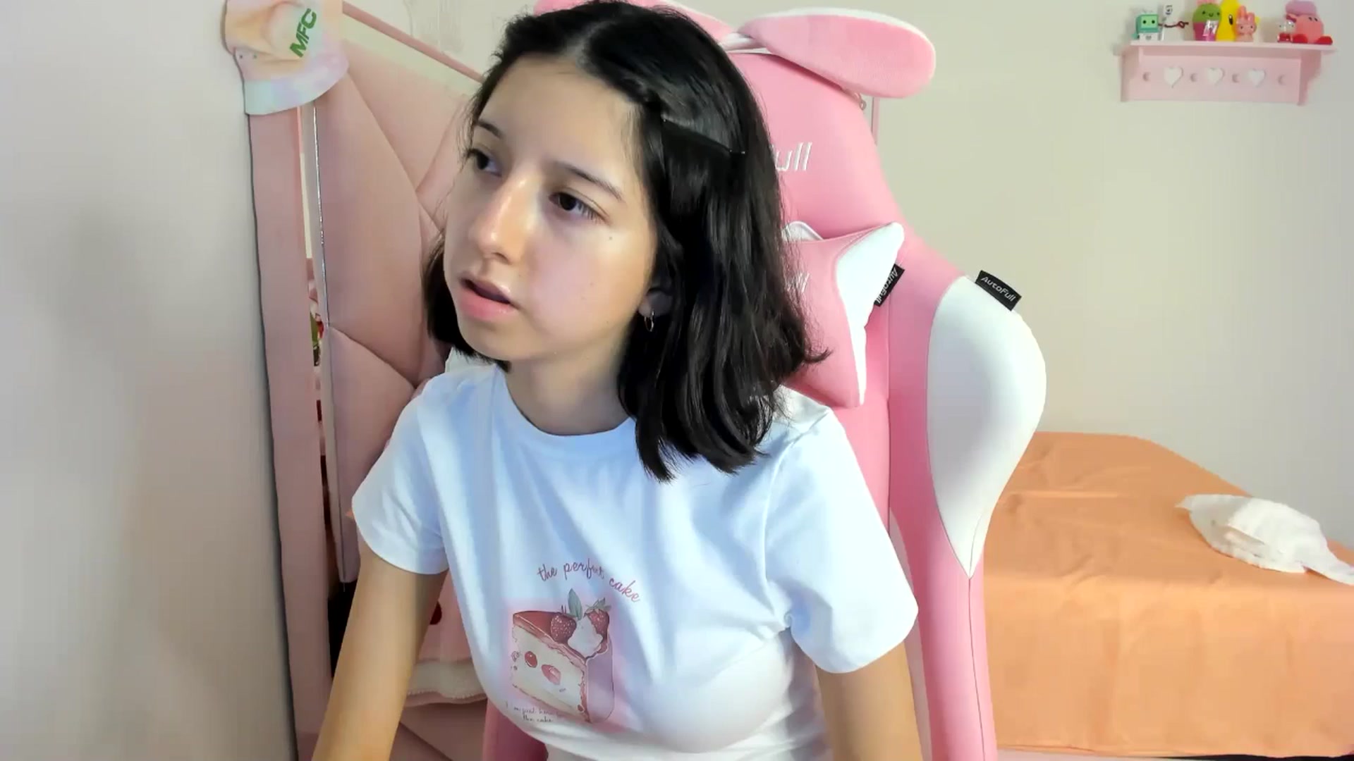 Gallery image thumbnail from Cherrycute666's myfreecams stream on, 08/10/2024, 12:58 image 20 of 20