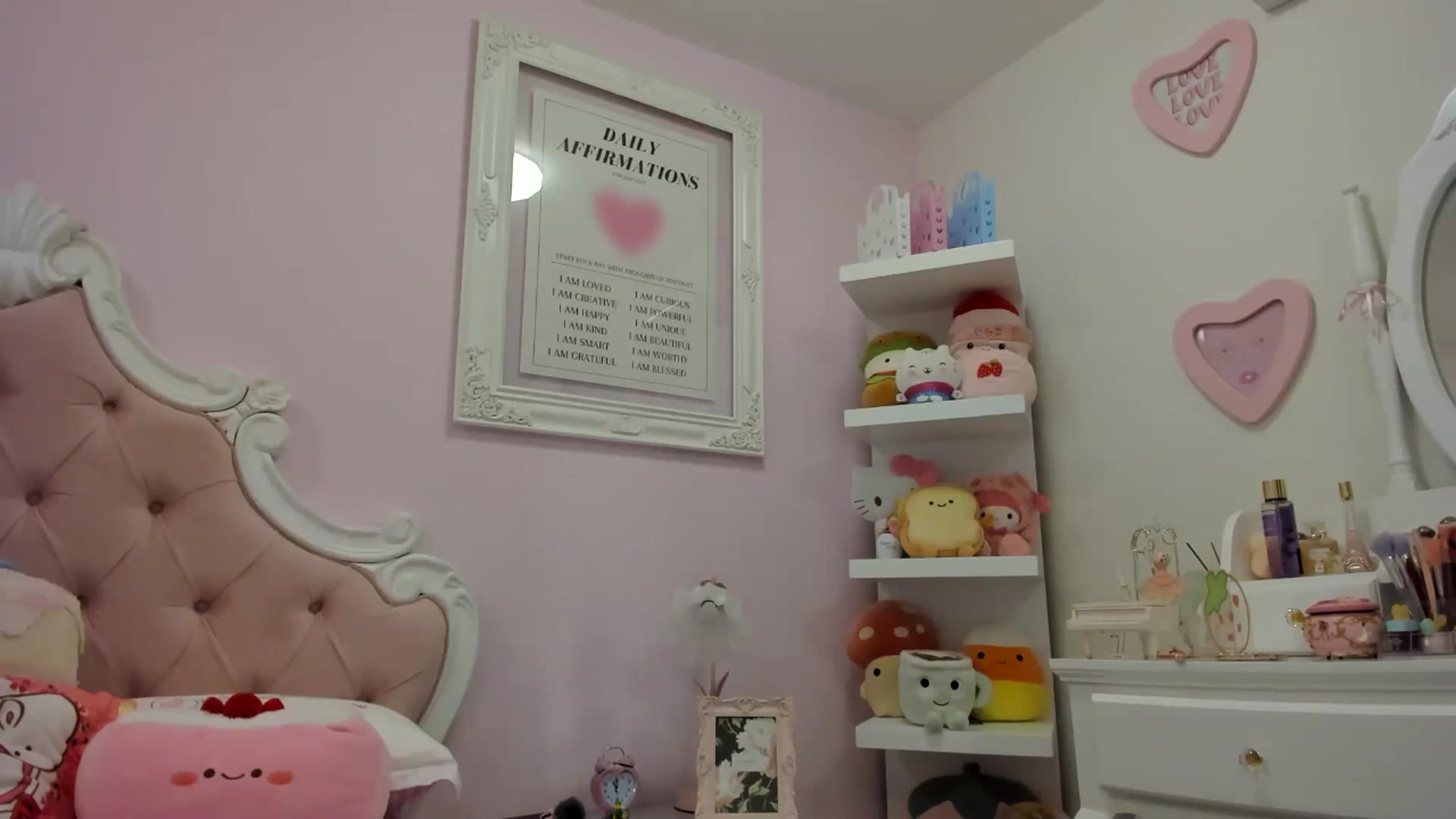 Gallery image thumbnail from Cherrycute666's myfreecams stream on, 08/10/2024, 12:58 image 8 of 20