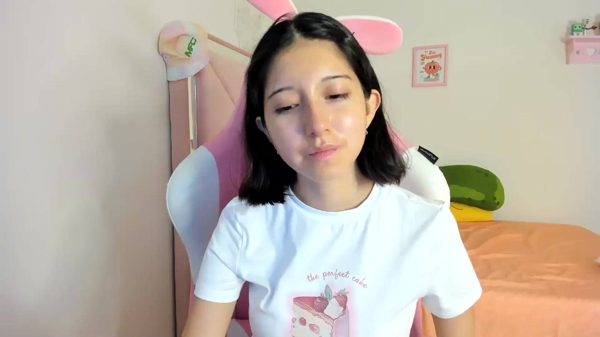 Gallery image thumbnail from Cherrycute666's myfreecams stream on, 08/10/2024, 12:58 image 10 of 20