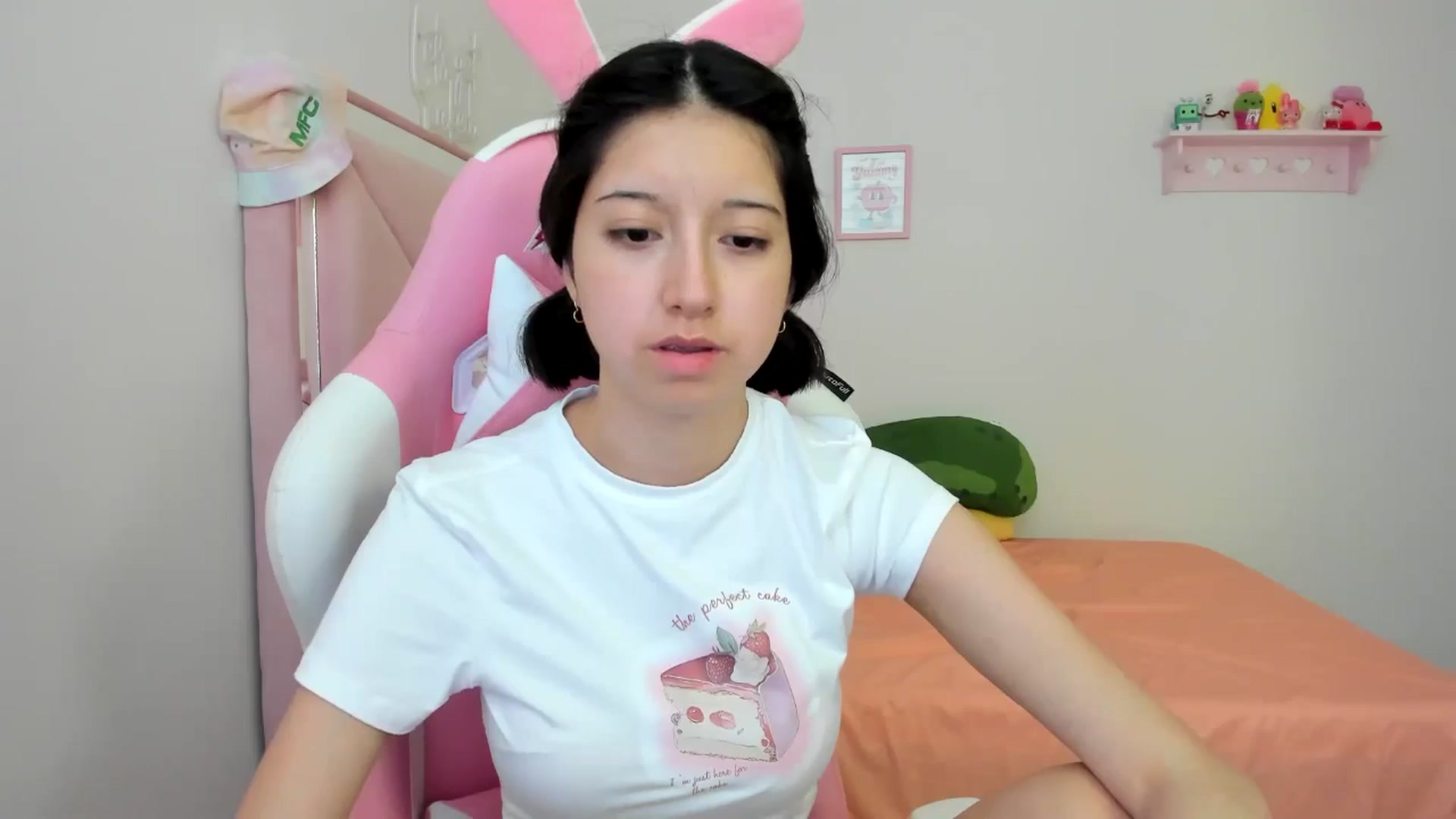 Gallery image thumbnail from Cherrycute666's myfreecams stream on, 08/11/2024, 24:01 image 15 of 20