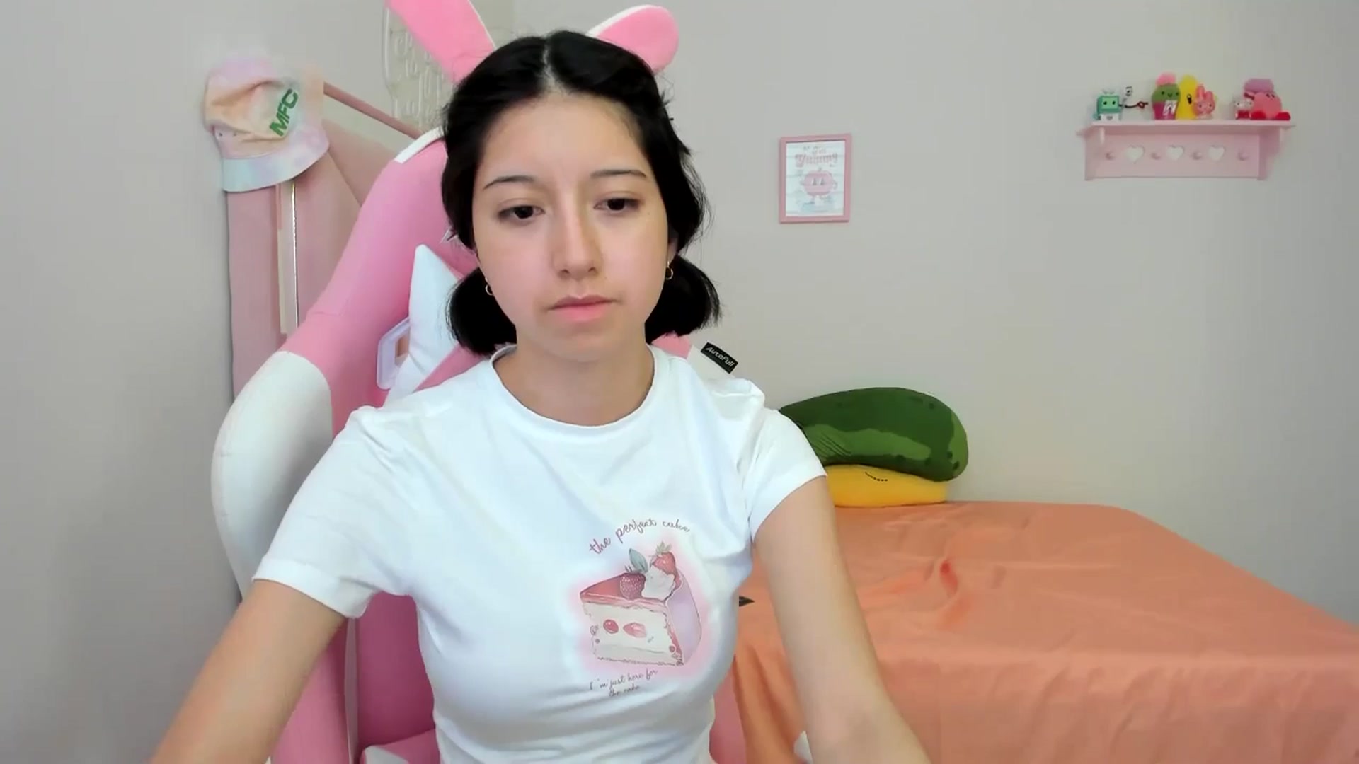 Gallery image thumbnail from Cherrycute666's myfreecams stream on, 08/11/2024, 24:01 image 13 of 20