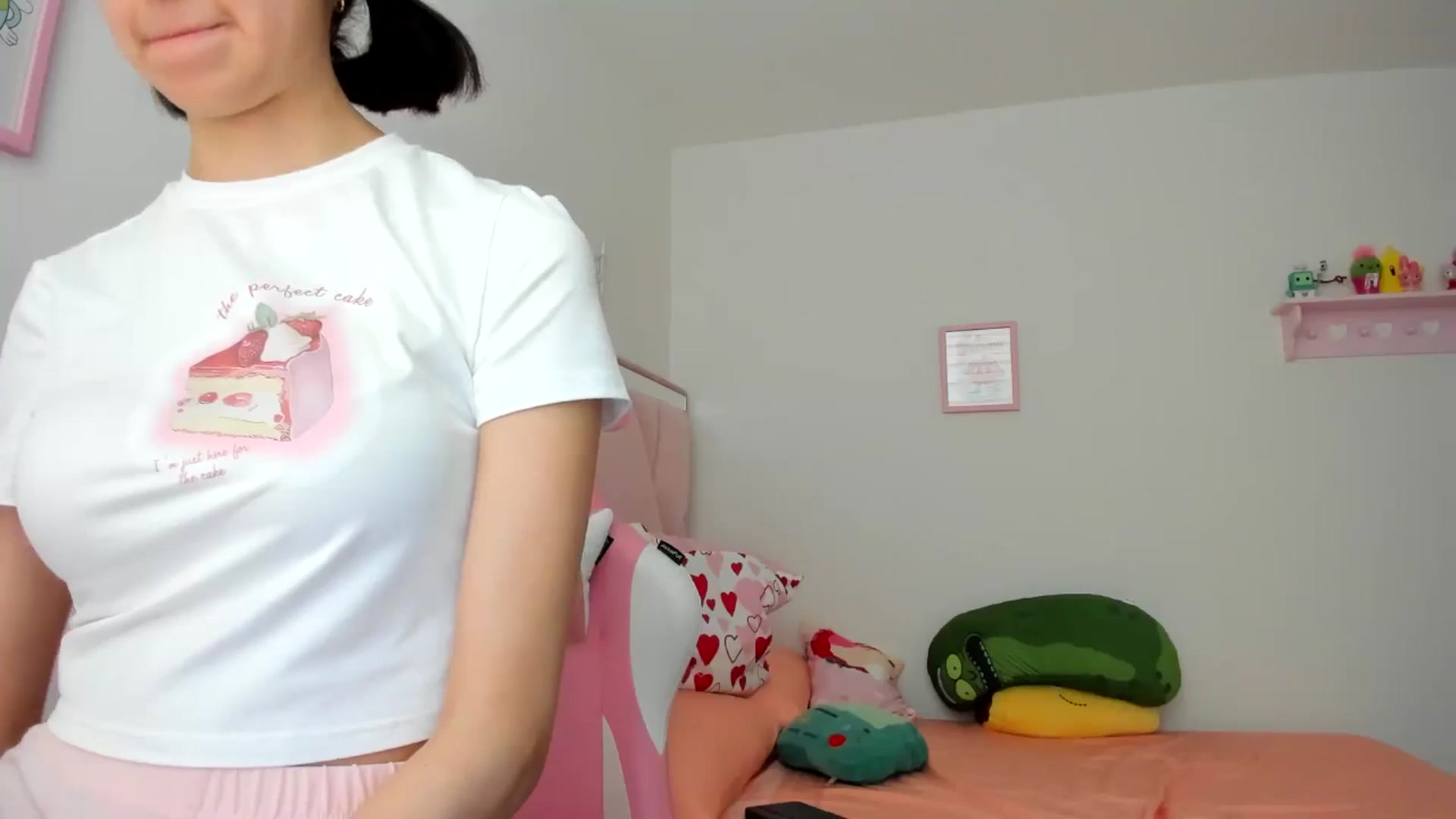 Gallery image thumbnail from Cherrycute666's myfreecams stream on, 08/11/2024, 24:01 image 6 of 20