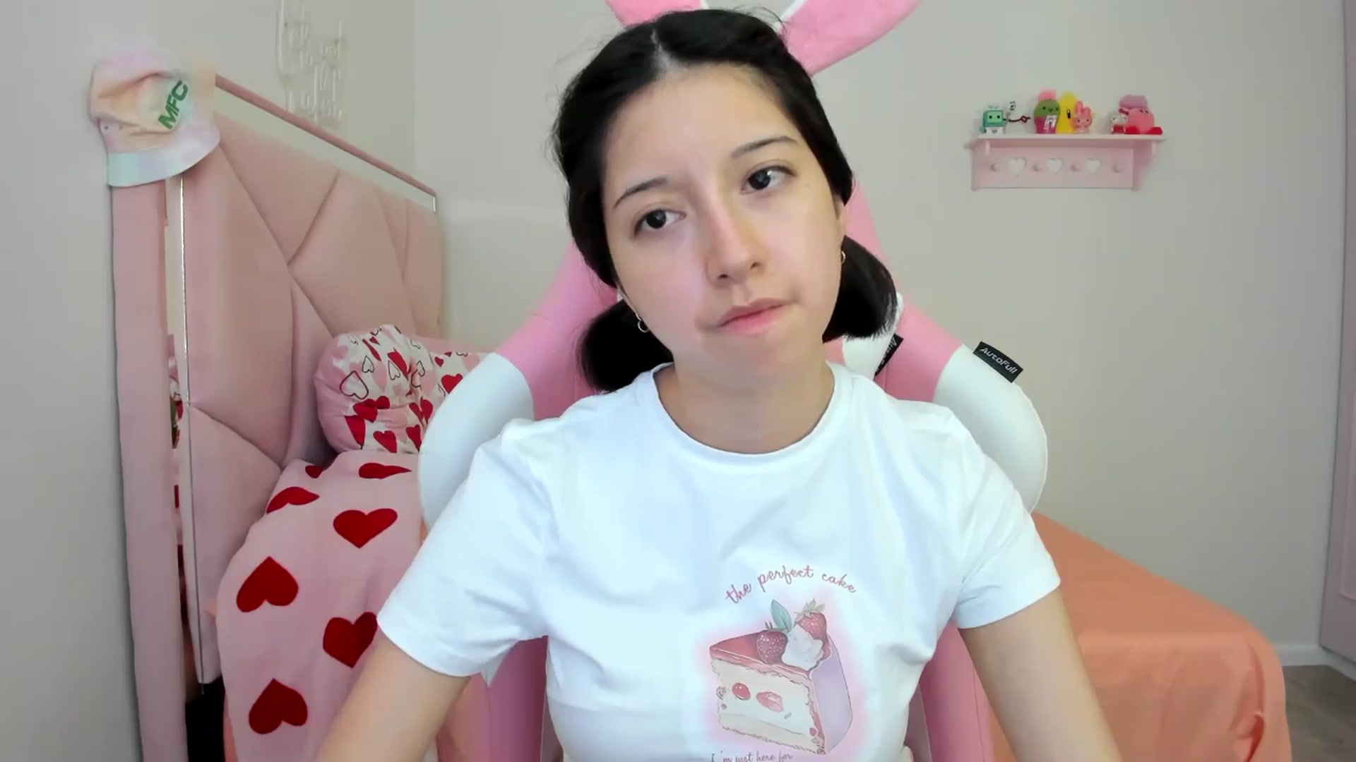 Gallery image thumbnail from Cherrycute666's myfreecams stream on, 08/11/2024, 24:01 image 20 of 20