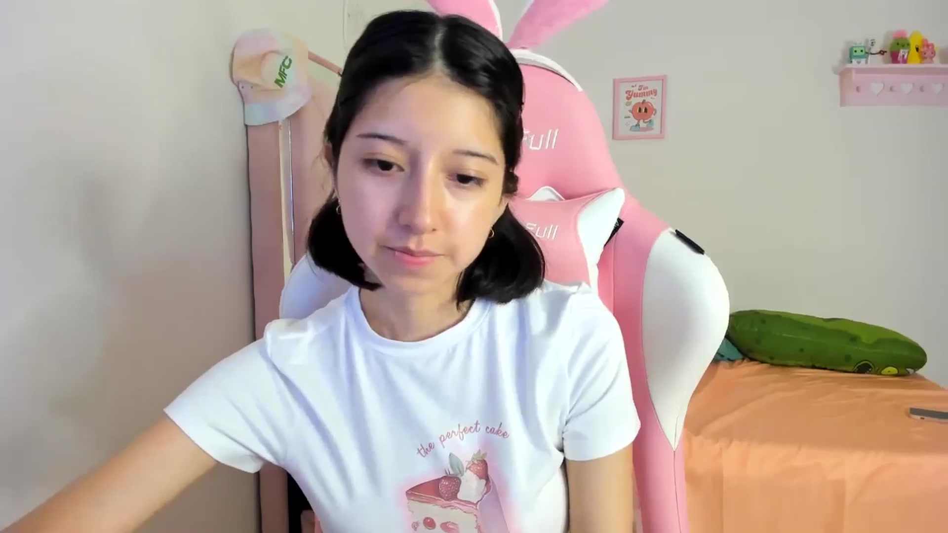 Gallery image thumbnail from Cherrycute666's myfreecams stream on, 08/11/2024, 04:52 image 18 of 20