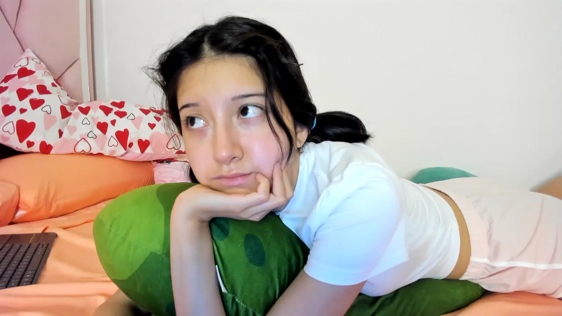 Gallery image thumbnail from Cherrycute666's myfreecams stream on, 08/11/2024, 04:52 image 4 of 20