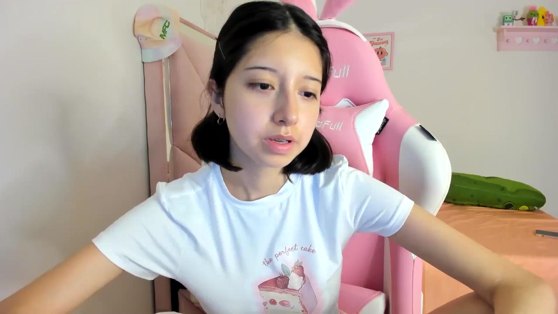 Gallery image thumbnail from Cherrycute666's myfreecams stream on, 08/11/2024, 04:52 image 19 of 20