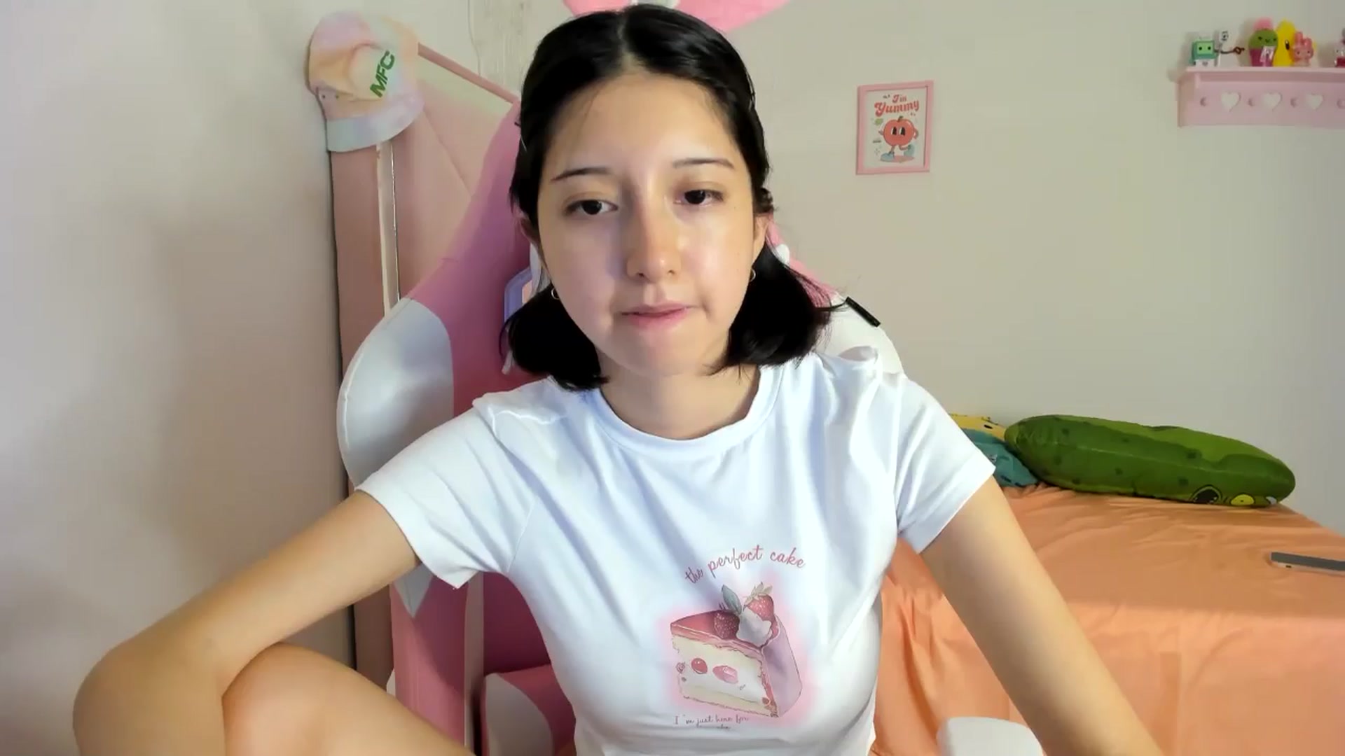 Gallery image thumbnail from Cherrycute666's myfreecams stream on, 08/11/2024, 04:52 image 15 of 20