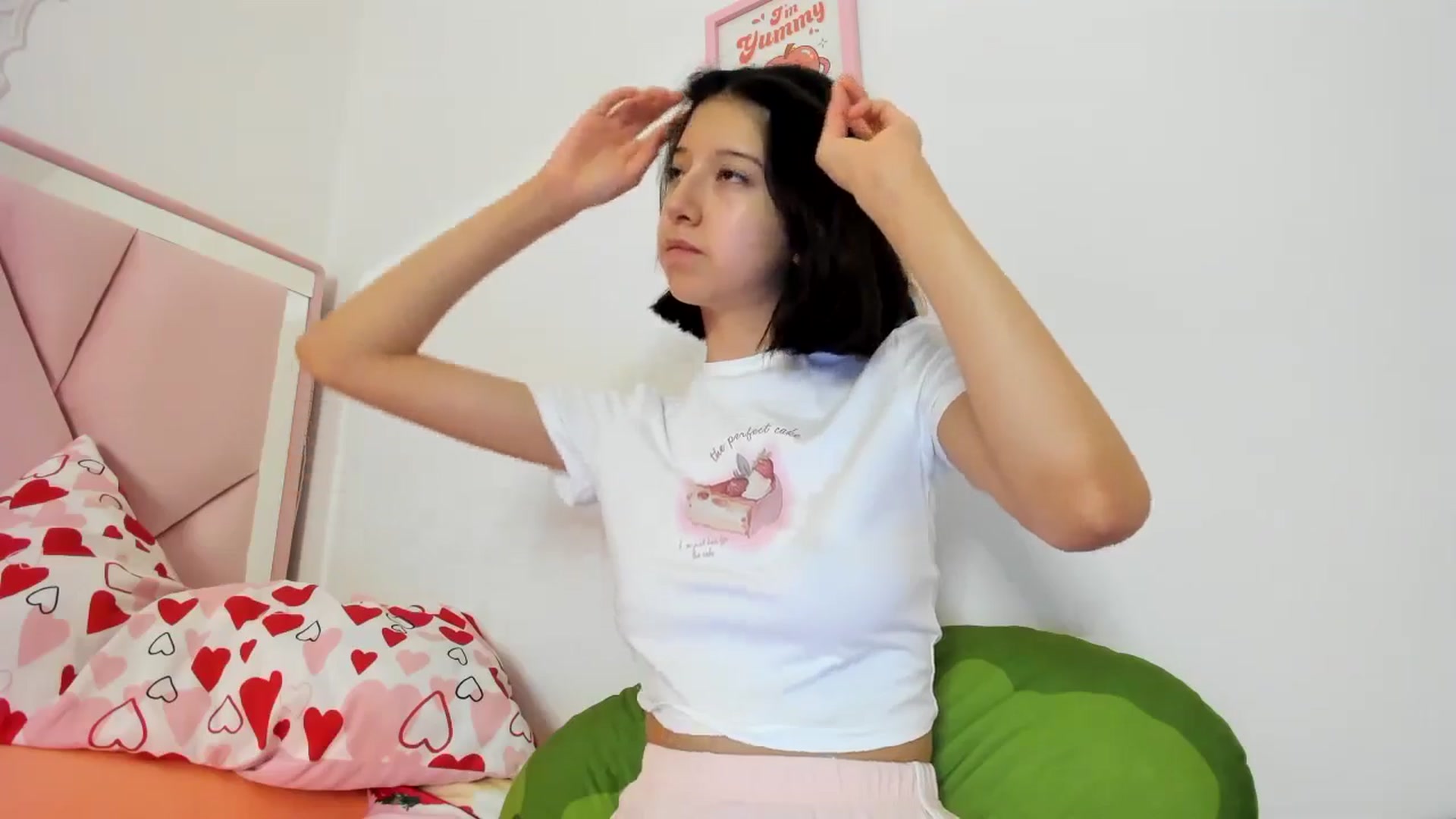 Gallery image thumbnail from Cherrycute666's myfreecams stream on, 08/11/2024, 04:52 image 6 of 20