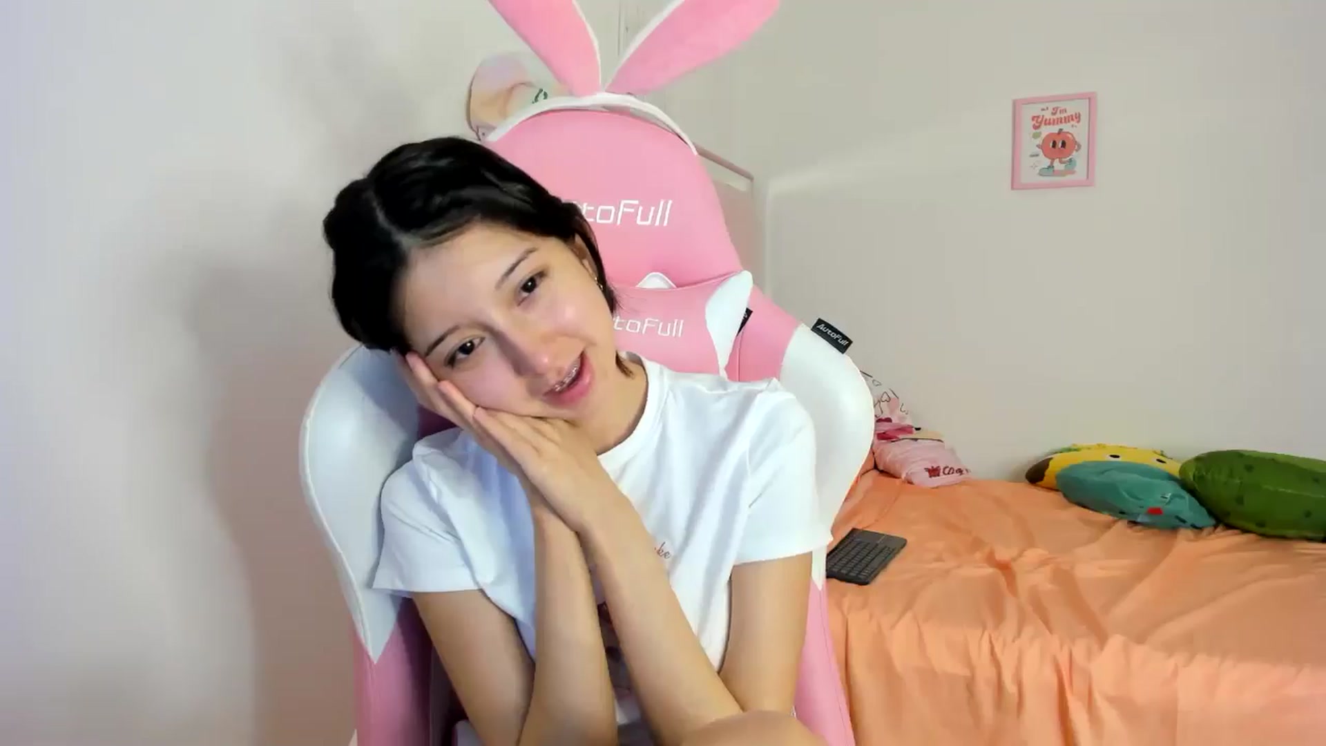Gallery image thumbnail from Cherrycute666's myfreecams stream on, 08/11/2024, 10:09 image 8 of 20