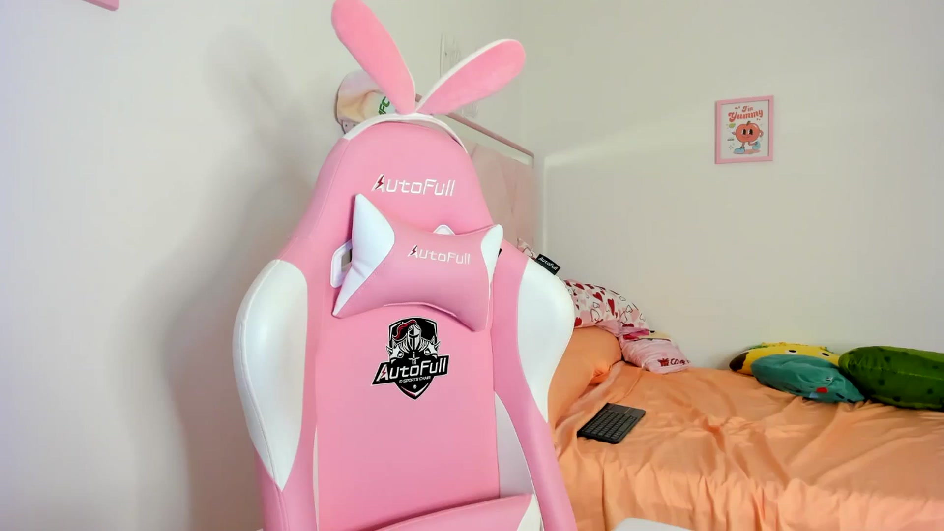 Gallery image thumbnail from Cherrycute666's myfreecams stream on, 08/11/2024, 10:09 image 1 of 20