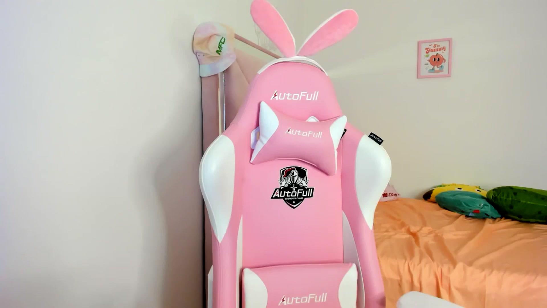 Gallery image thumbnail from Cherrycute666's myfreecams stream on, 08/11/2024, 10:09 image 15 of 20